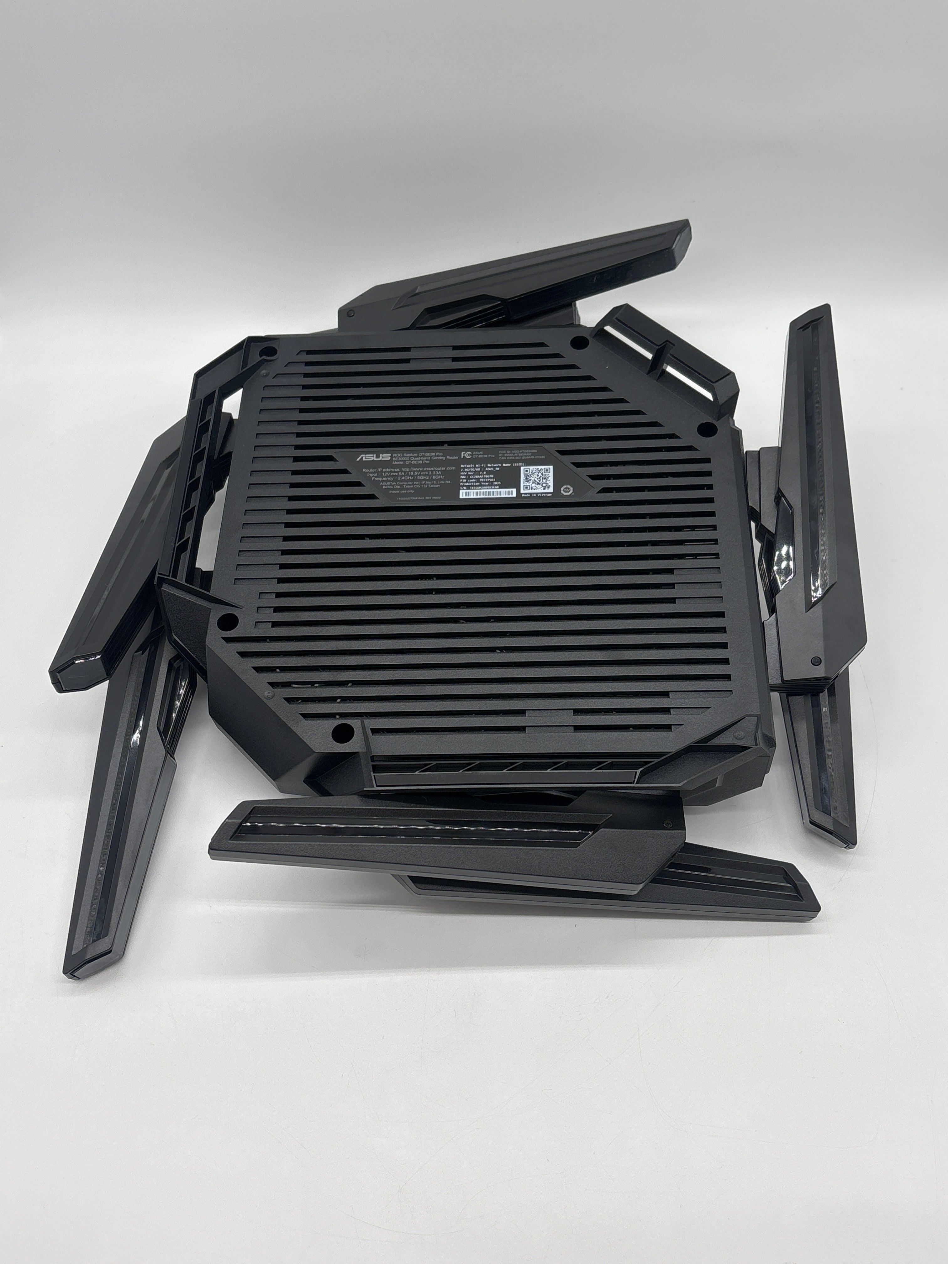 Asus ROG Rapture GT-BE98 Pro Black Tri-Band Router 4800 Used With Box