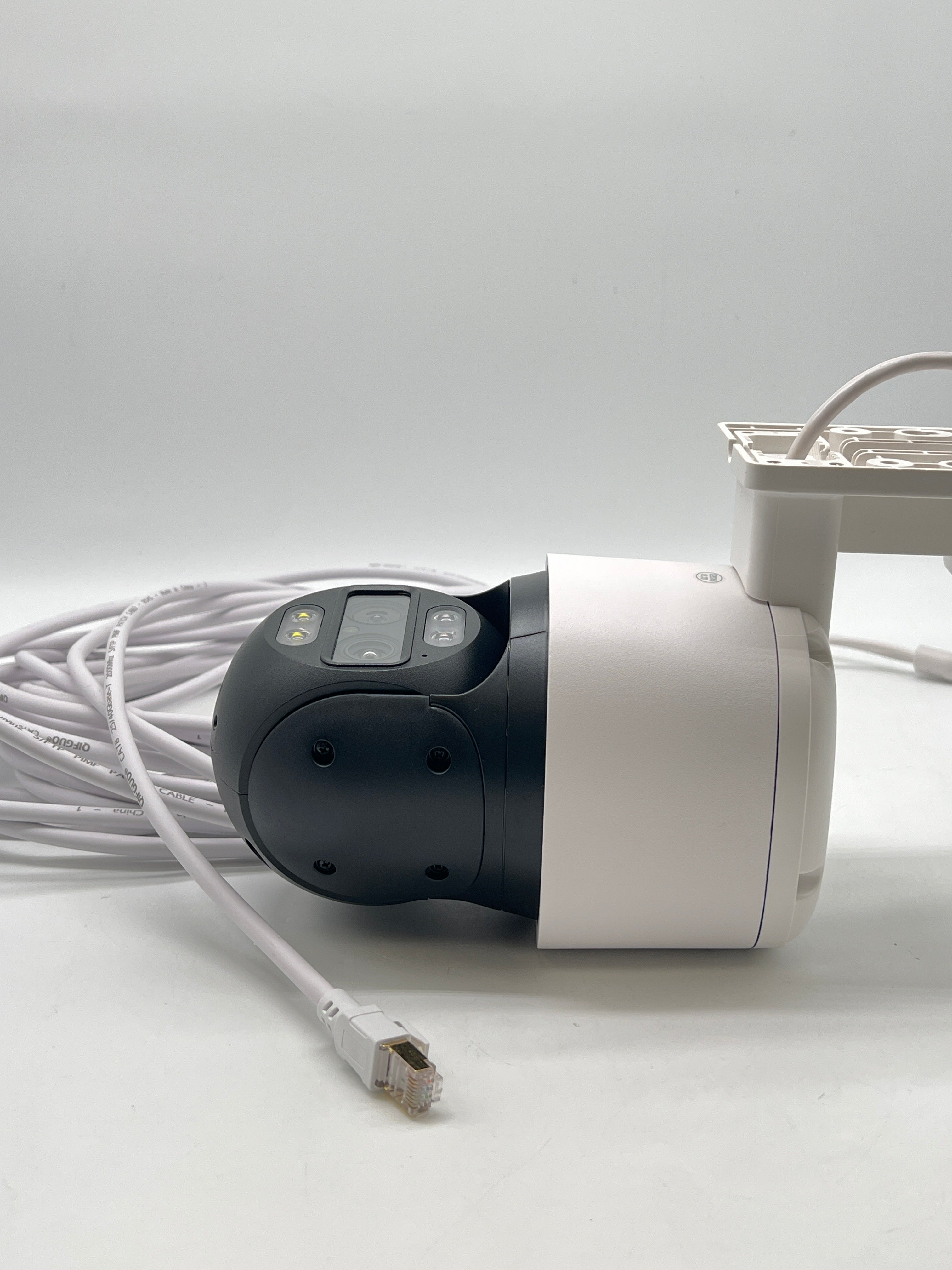 REOLINK TRACKMIX P760 4K 8MP DUAL-LENS POE PTZ OUTDOOR SECURITY CAMERA