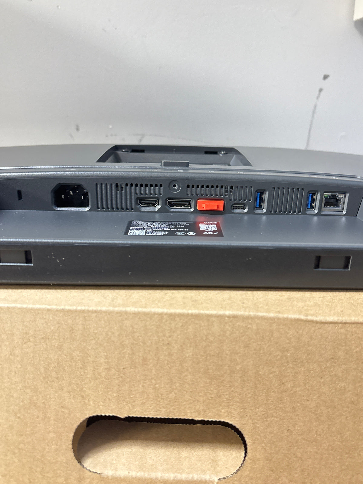Dell Pro 27 Plus P2725DE 27in QHD USB-C Hub Monitor 100Hz - Open Box