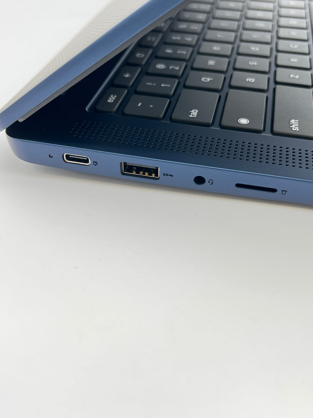 Lenovo IdeaPad Slim 3 4GB RAM 64GB eMMC
