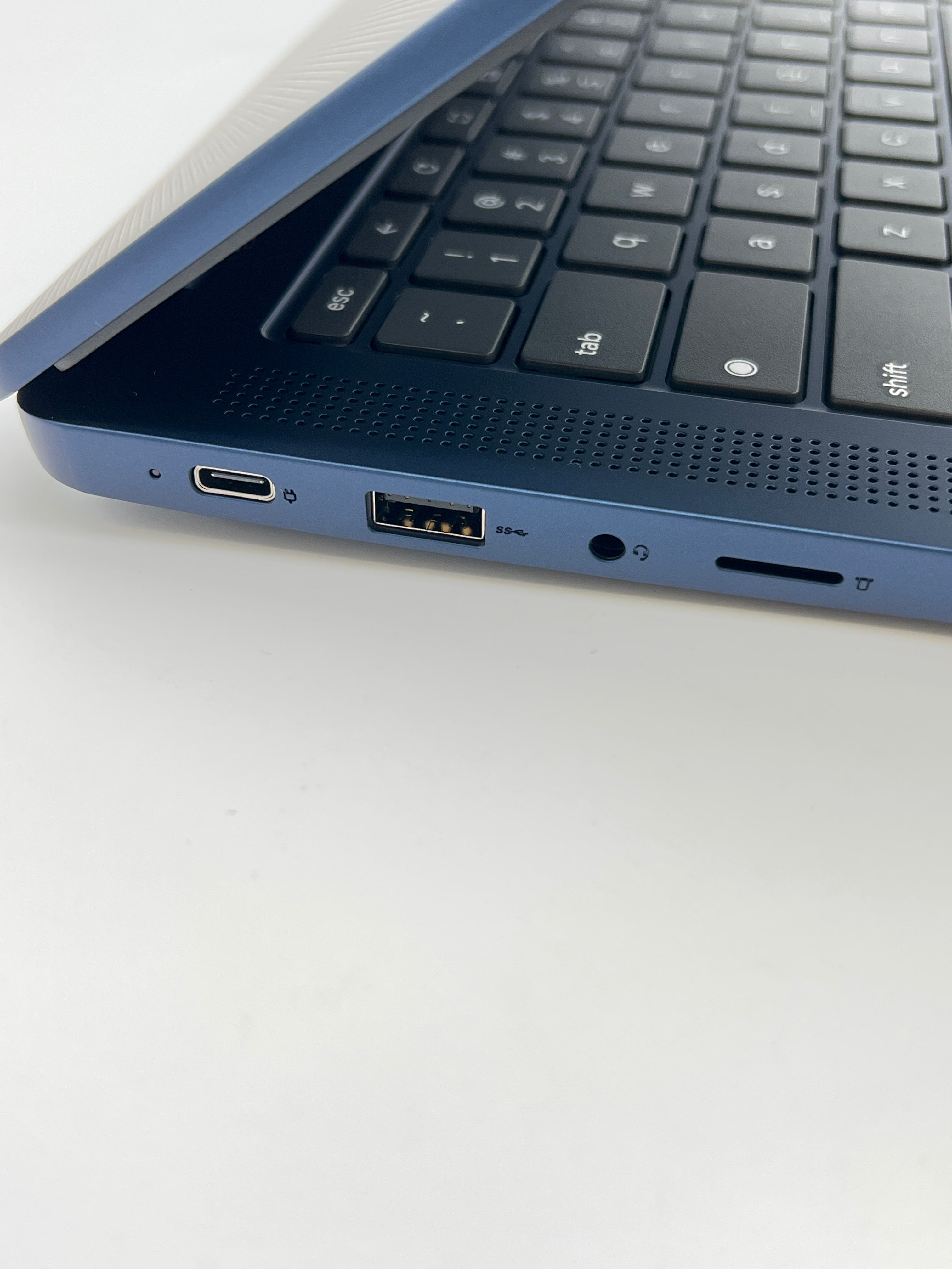 Lenovo IdeaPad Slim 3 4GB RAM 64GB eMMC
