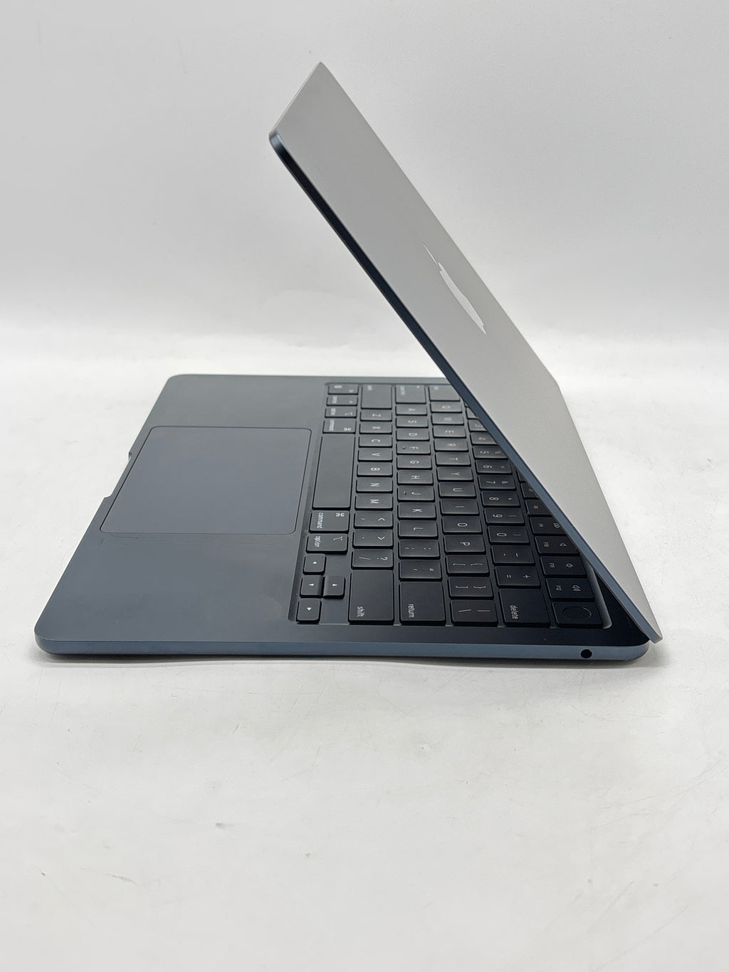 Apple MacBook Air 13in M3 A3113 8GB RAM 512GB SSD Midnight - Used