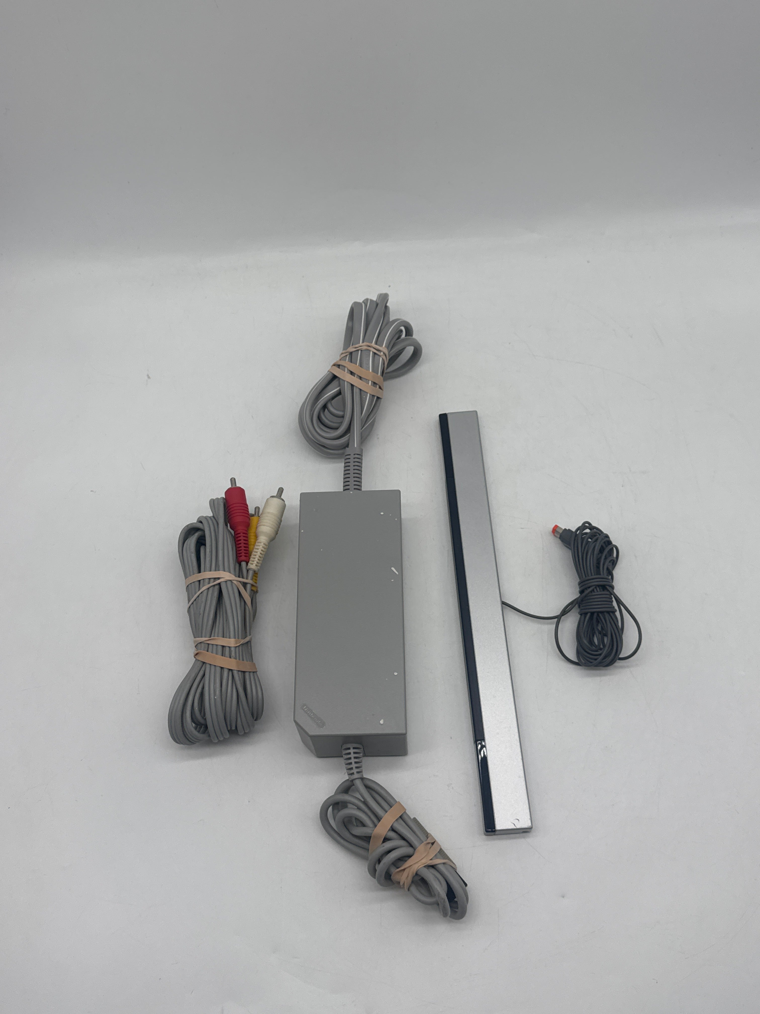 Nintendo Wii RVL-001 White Console with Sensor Bar - Used