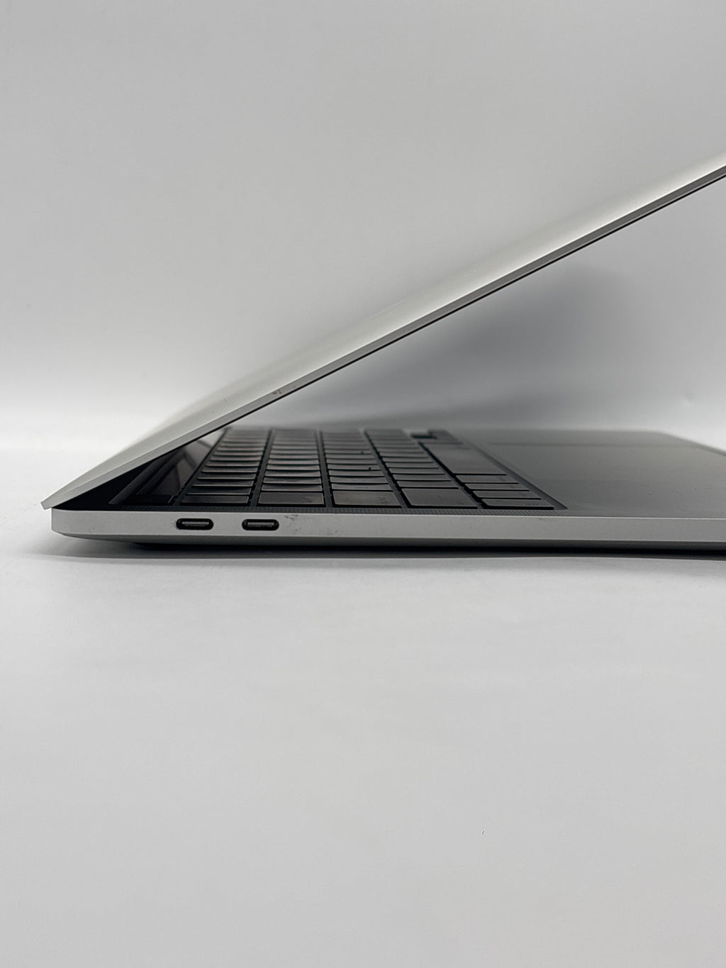 Apple MacBook Pro 13" A2338 M1 8GB RAM 256GB SSD