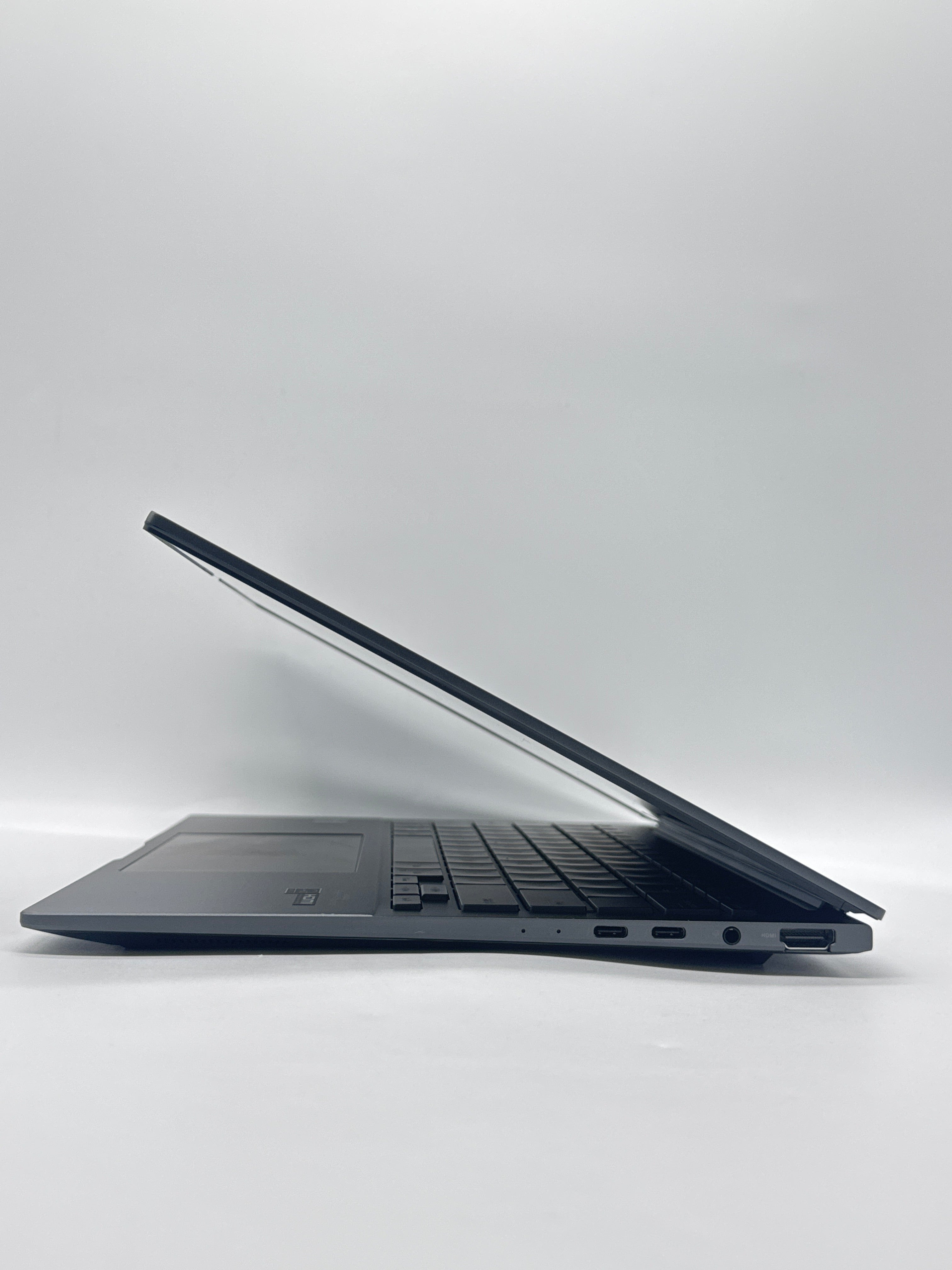Asus Zenbook 14 Q425M OLED Touch Ultra 7 155H 16GB RAM 1TB SSD - Used