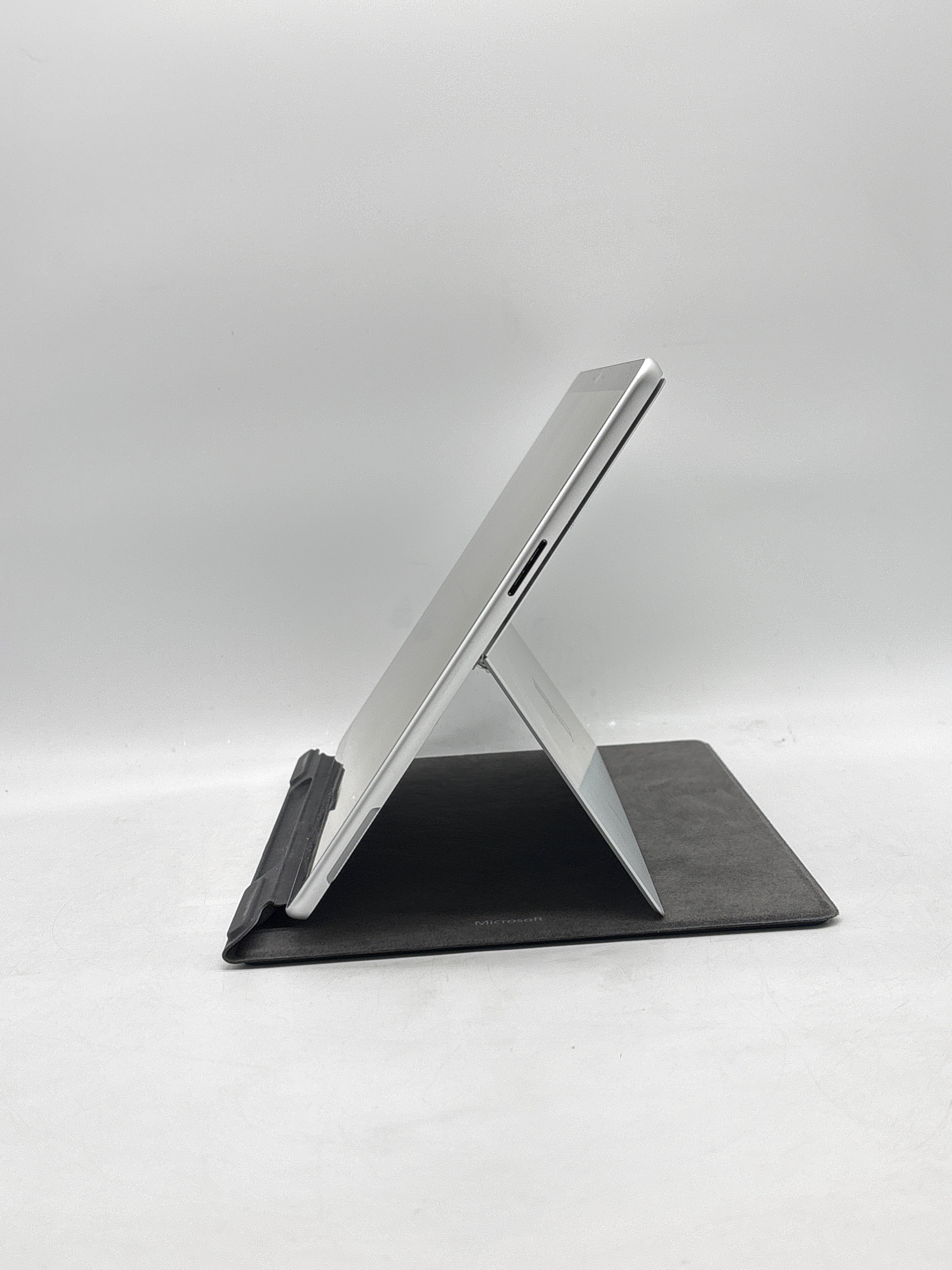 Microsoft Surface Pro 11th Edition Ultra 7 266V 16GB RAM 512GB SSD - Used
