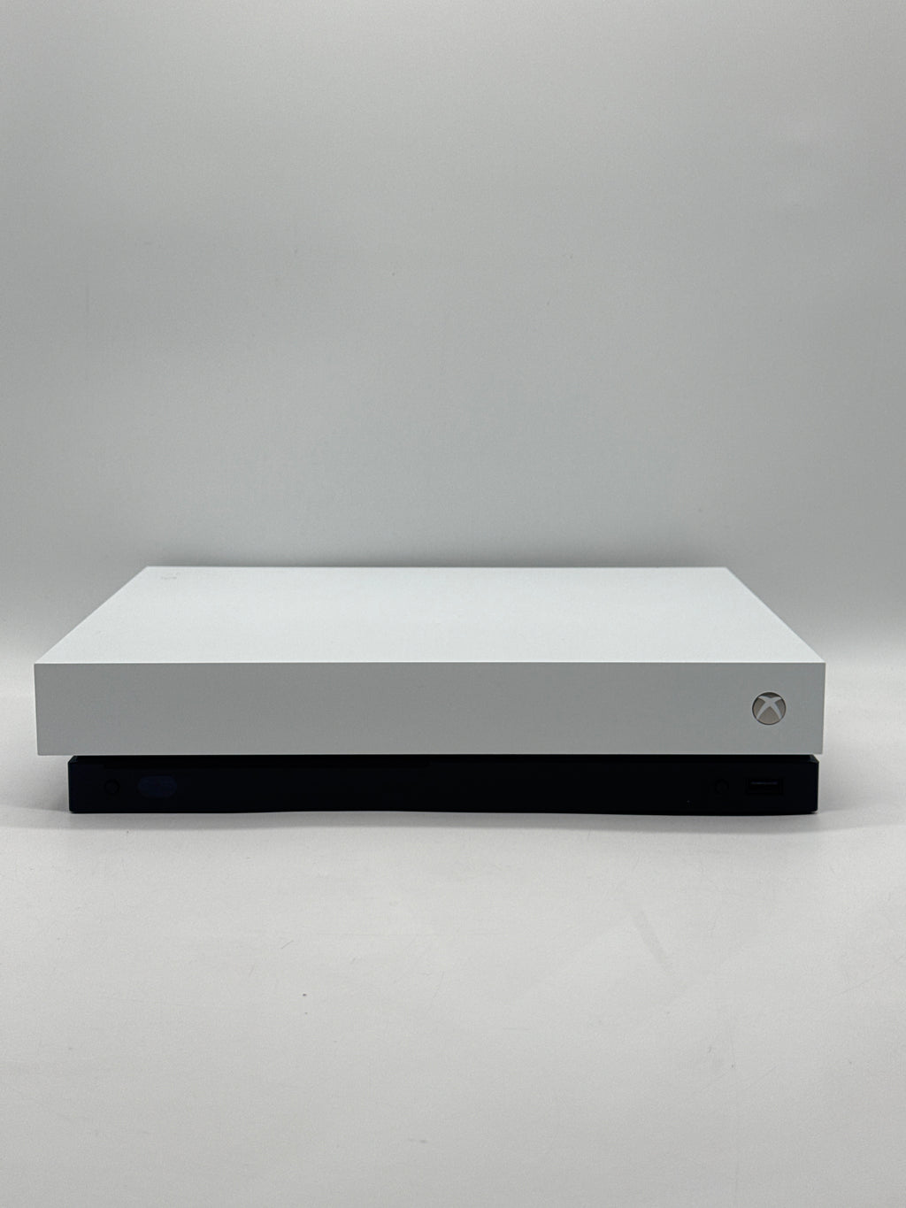 Microsoft Xbox One X (1787) 1 TB White - Used