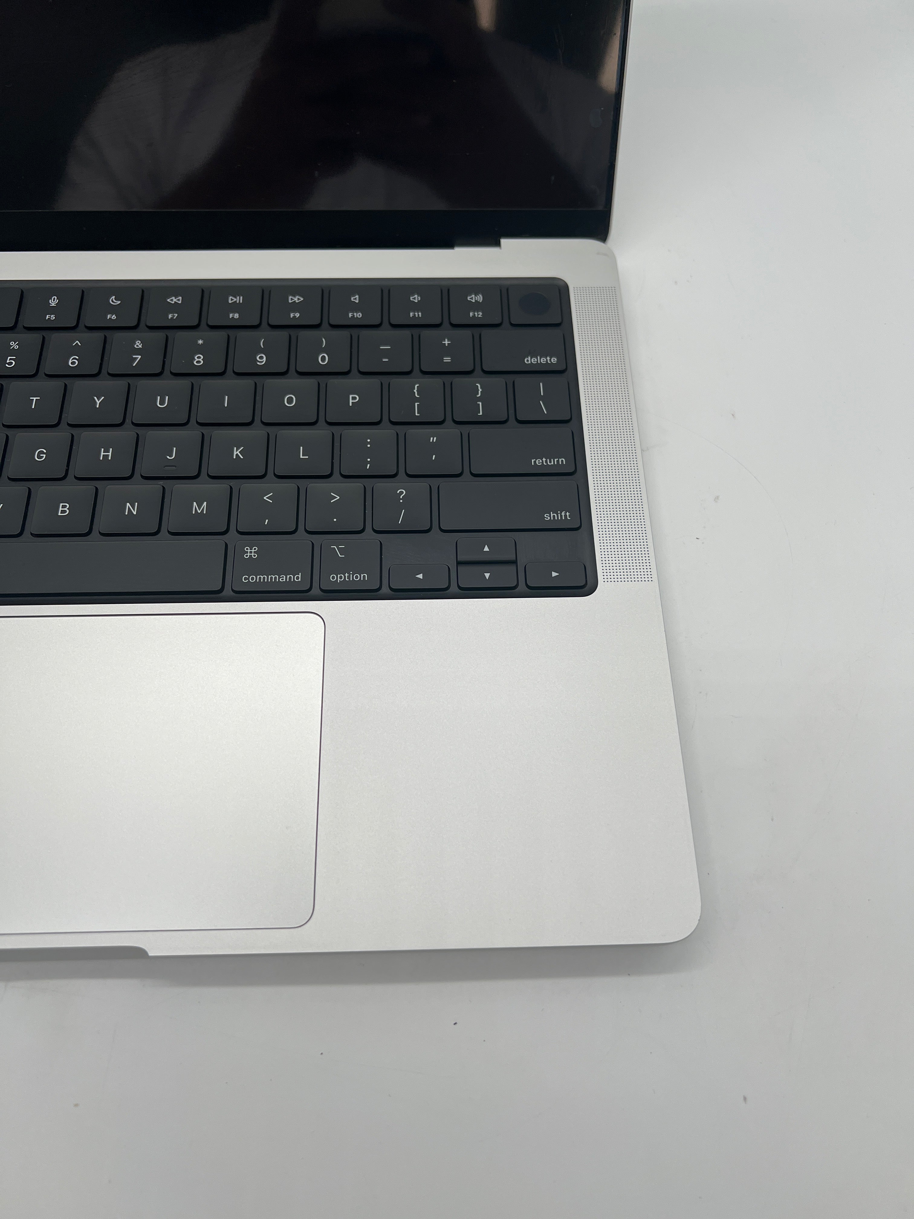 Apple MacBook Pro 14" A2442 2021 M1 Chip Silver For Parts Untested No Specs