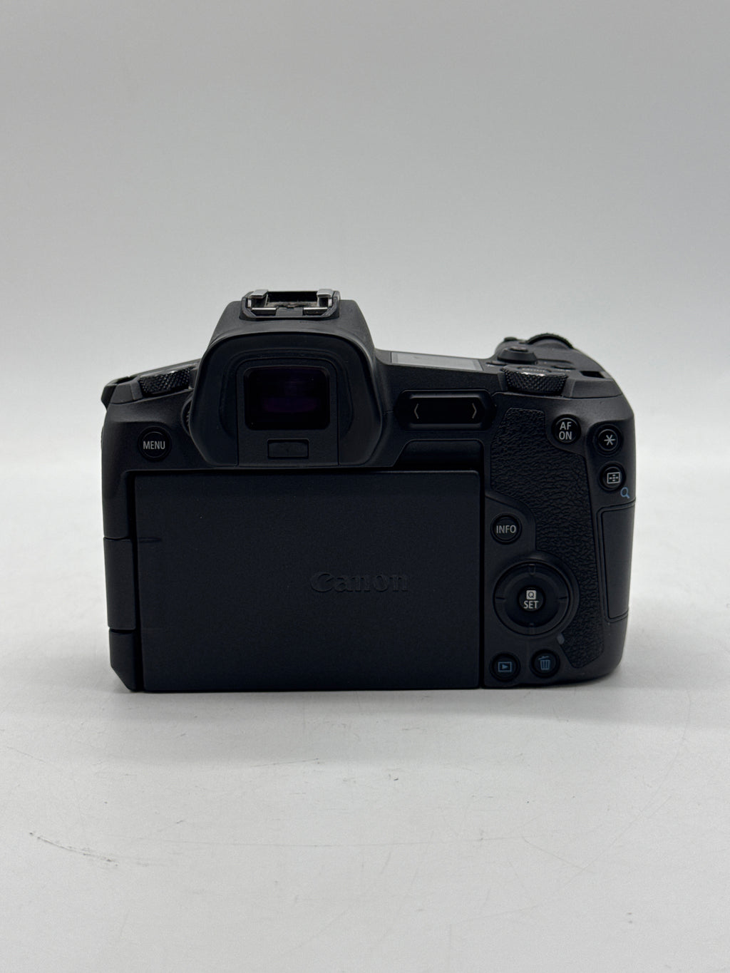 Canon EOS R Mirrorless Camera w/ Lens Black - Used