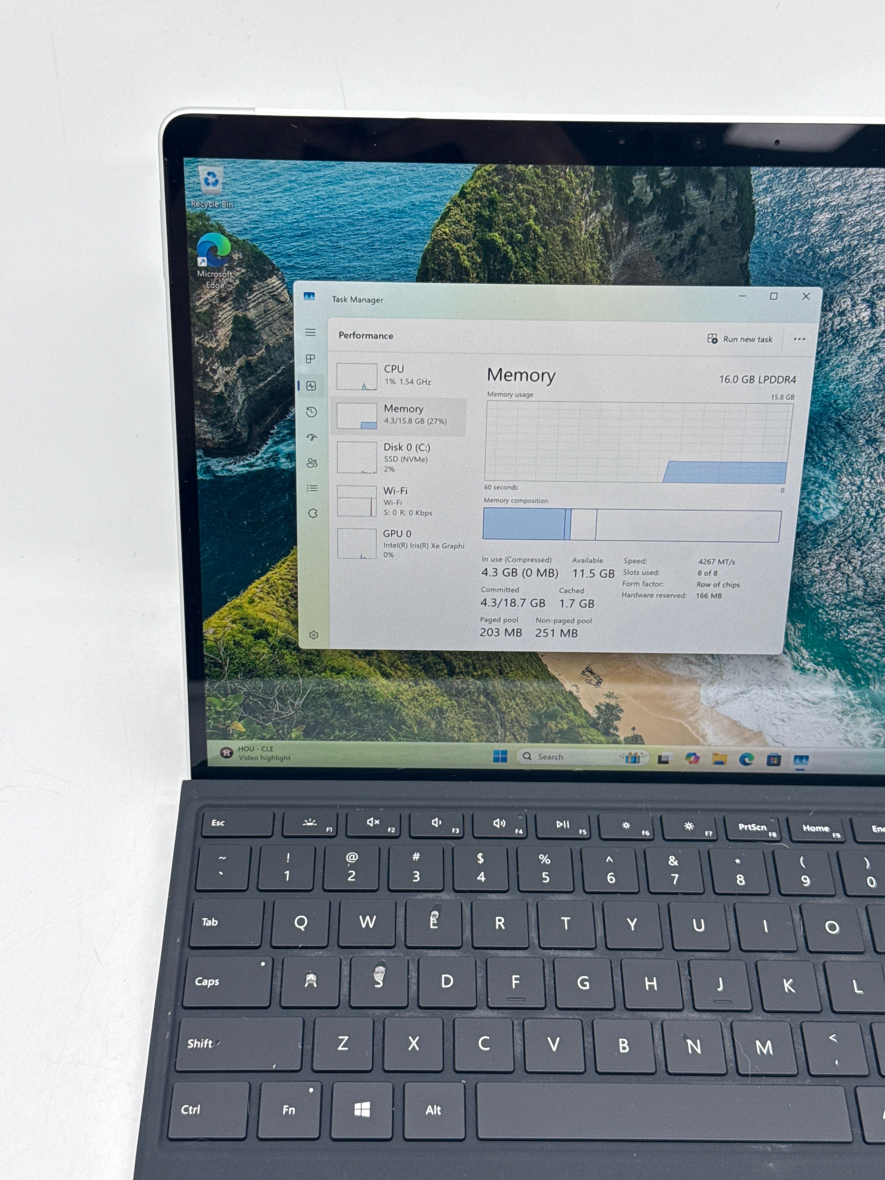 Microsoft Surface Pro 8 13" Core i7-1185G7 16GB RAM 512GB SSD - For Parts