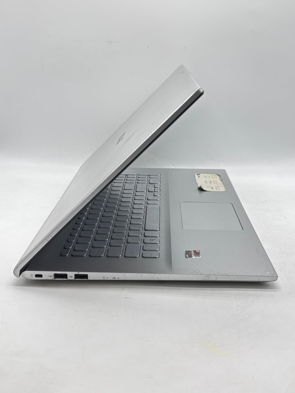 Asus VivoBook M712D 17.3in Ryzen 3 3250U 4GB RAM 256GB SSD - Used
