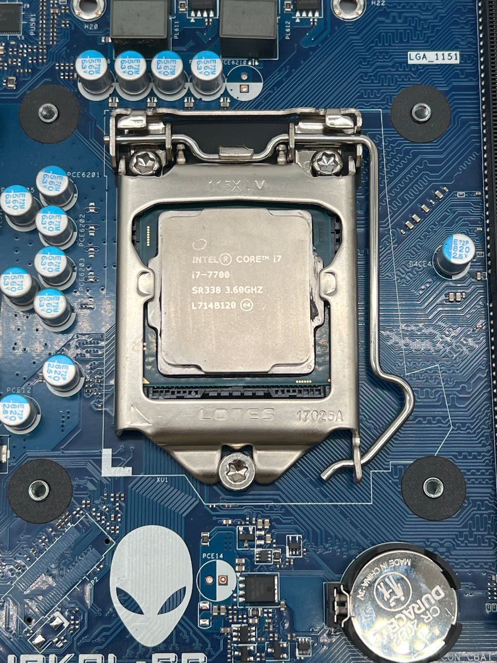 Dell Alienware Aurora R6 IPKBL-SC DDR4 LGA1151 mATX with Intel Core i7-7700 - For Parts