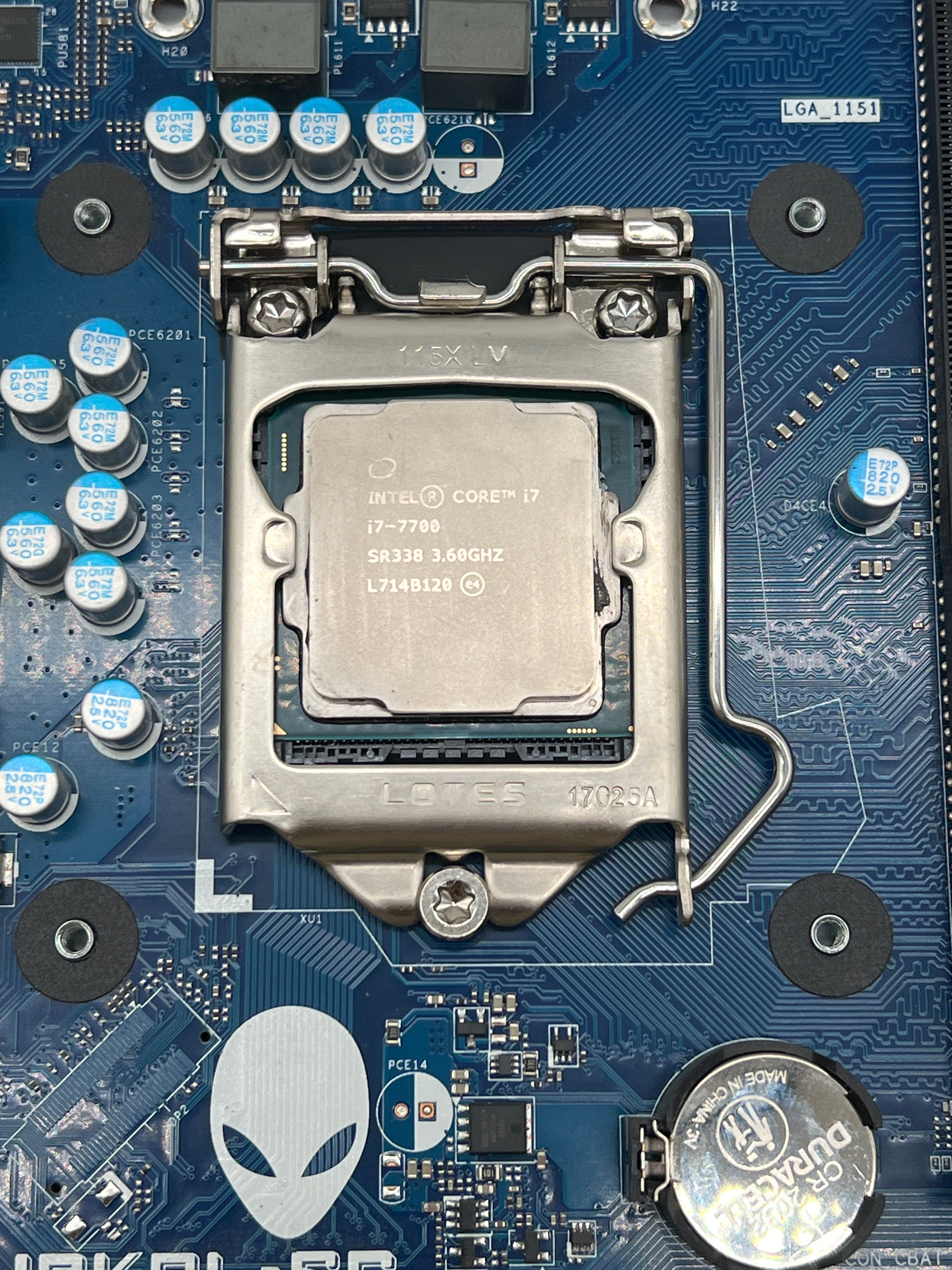 Dell Alienware Aurora R6 IPKBL-SC DDR4 LGA1151 mATX with Intel Core i7-7700 - For Parts