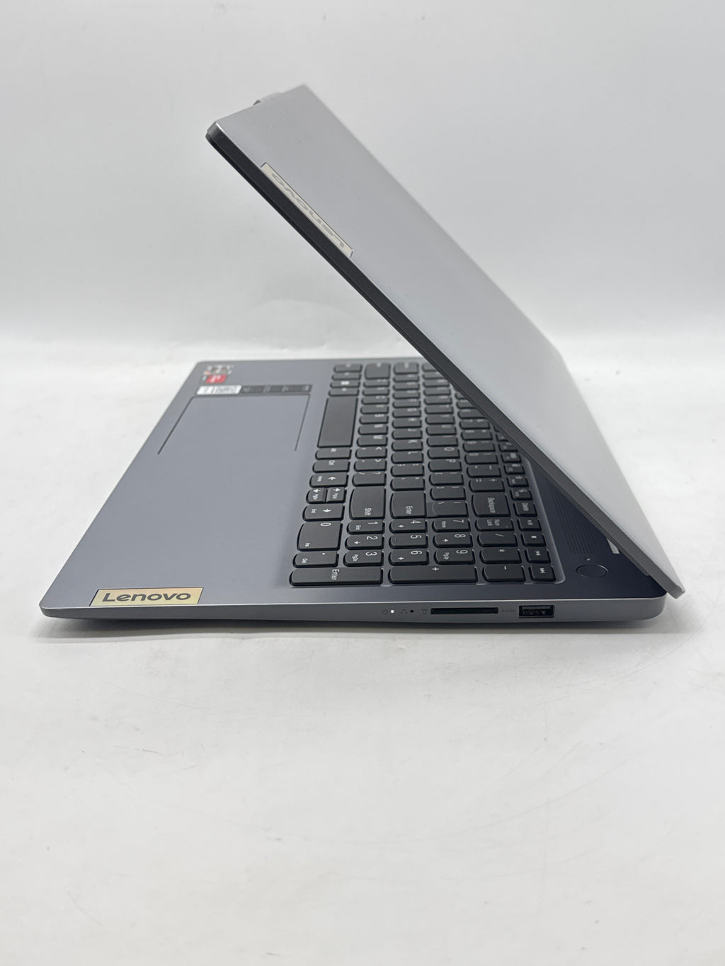 Lenovo IdeaPad Slim 3 15ABR8 Ryzen 7 5825U 16GB RAM 512GB SSD Gray - Used