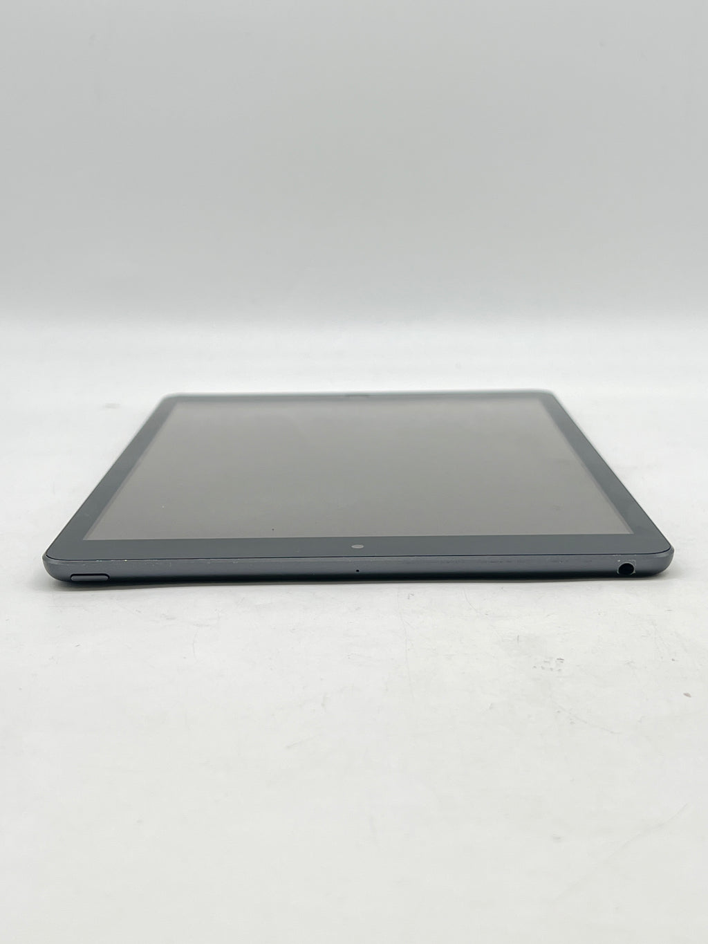 Apple iPad 9th Gen A2602 10.2" 64GB Wi-Fi Space Gray - Used