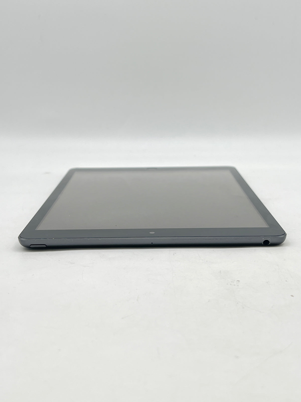 Apple iPad 9th Gen A2602 10.2" 64GB Wi-Fi Space Gray - Used