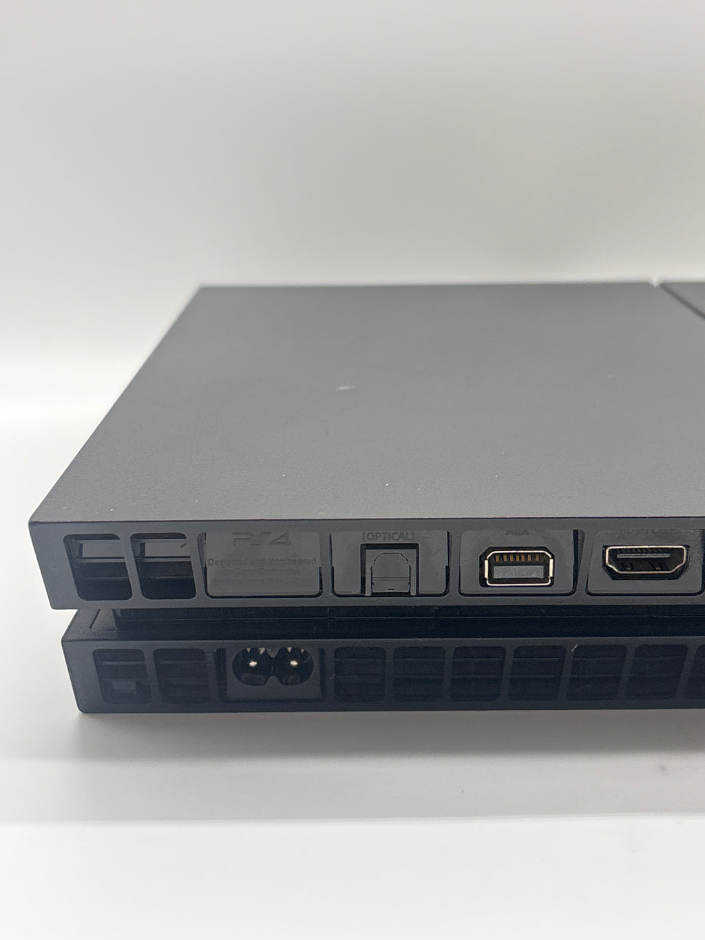 Sony PlayStation 4 CUH-1215A Home Console 512GB Black 2015 Used