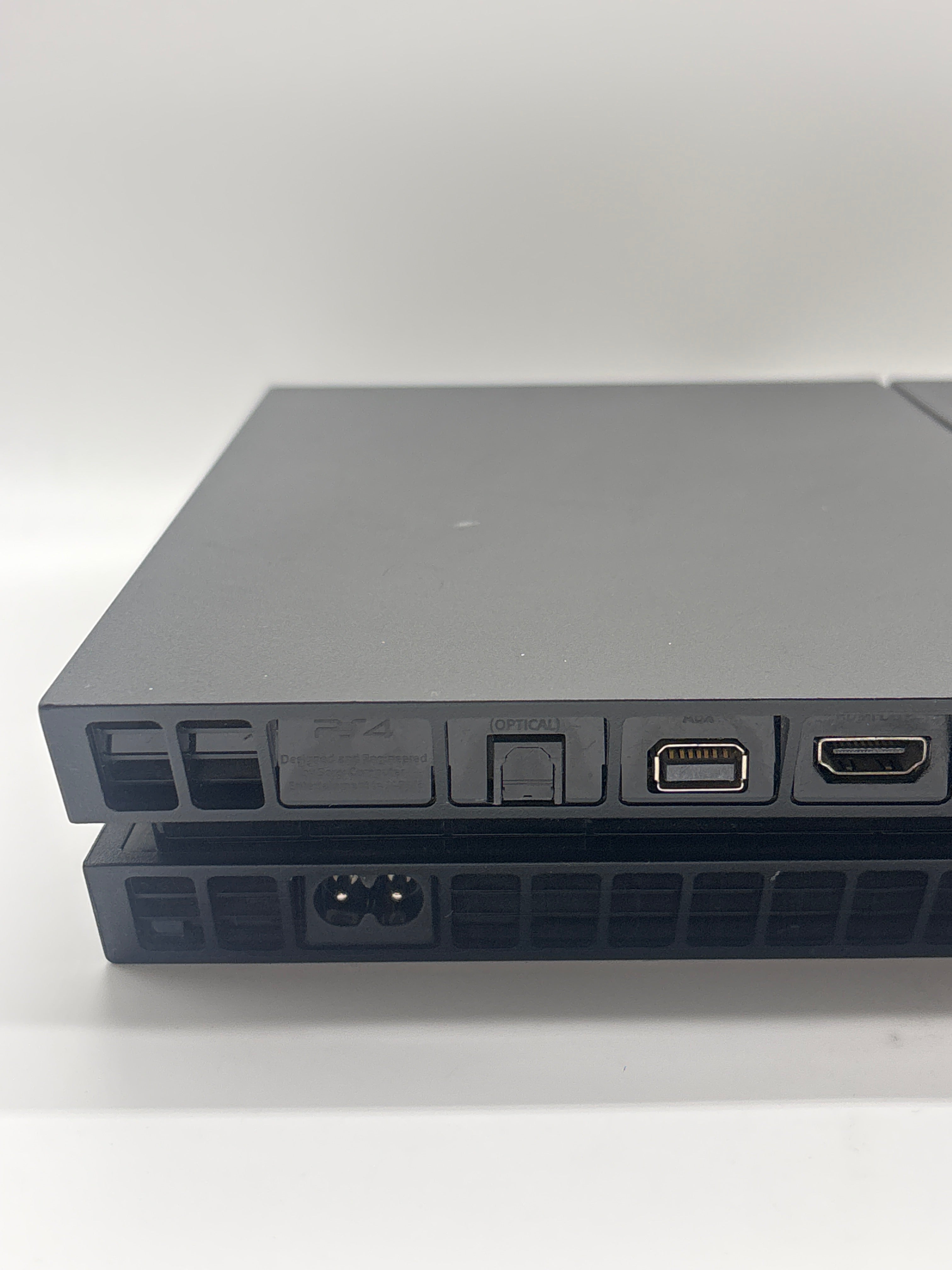 Sony PlayStation 4 CUH-1215A Home Console 512GB Black 2015 Used