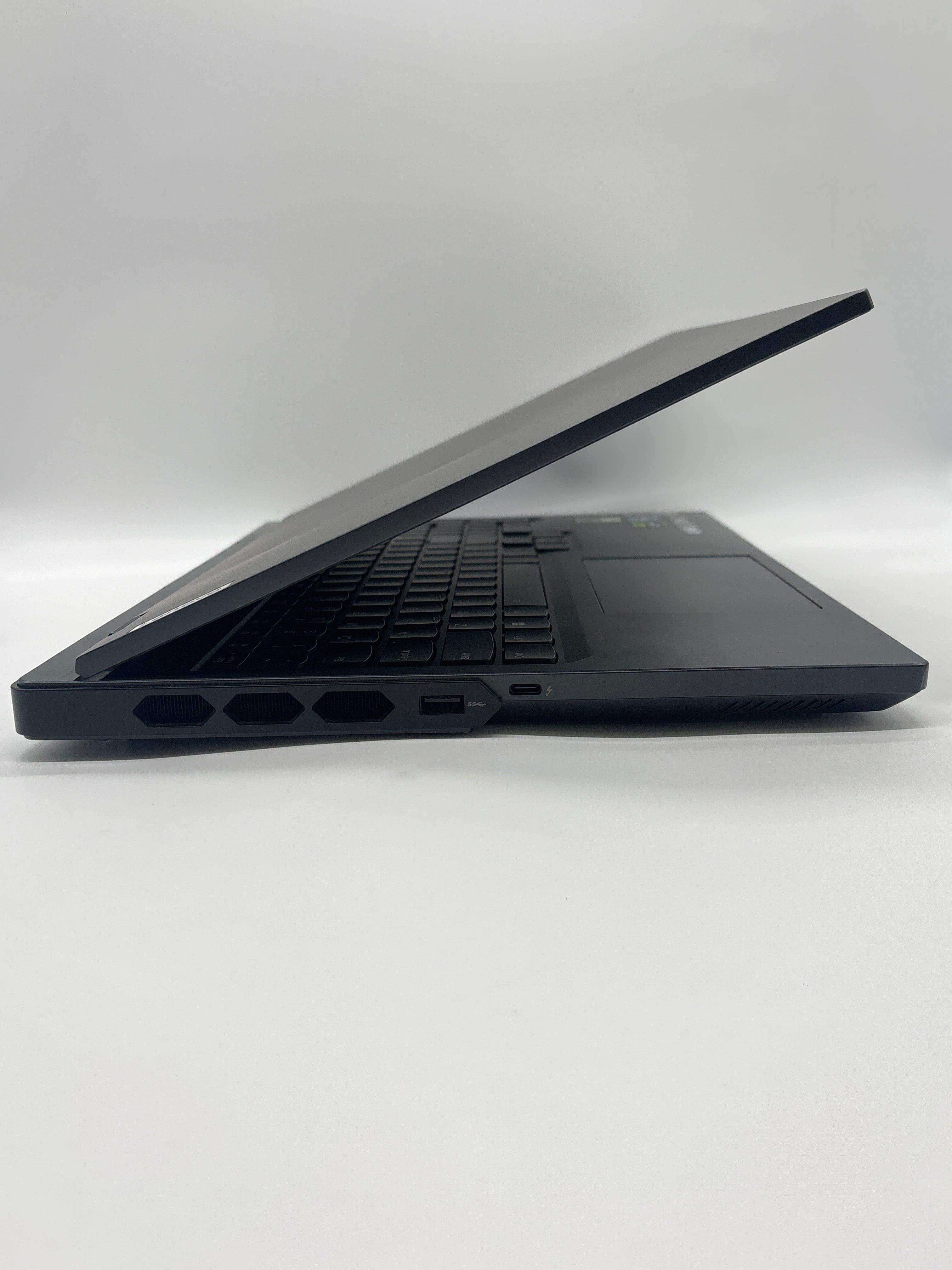 Lenovo Legion Pro 7 i9-13900XH 32GB RAM 2TB SSD RTX 4080 - Used