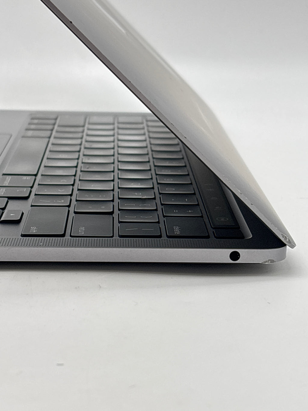 Apple MacBook Pro 13" A2338 M1 8GB RAM 512GB SSD - For Parts (Read)