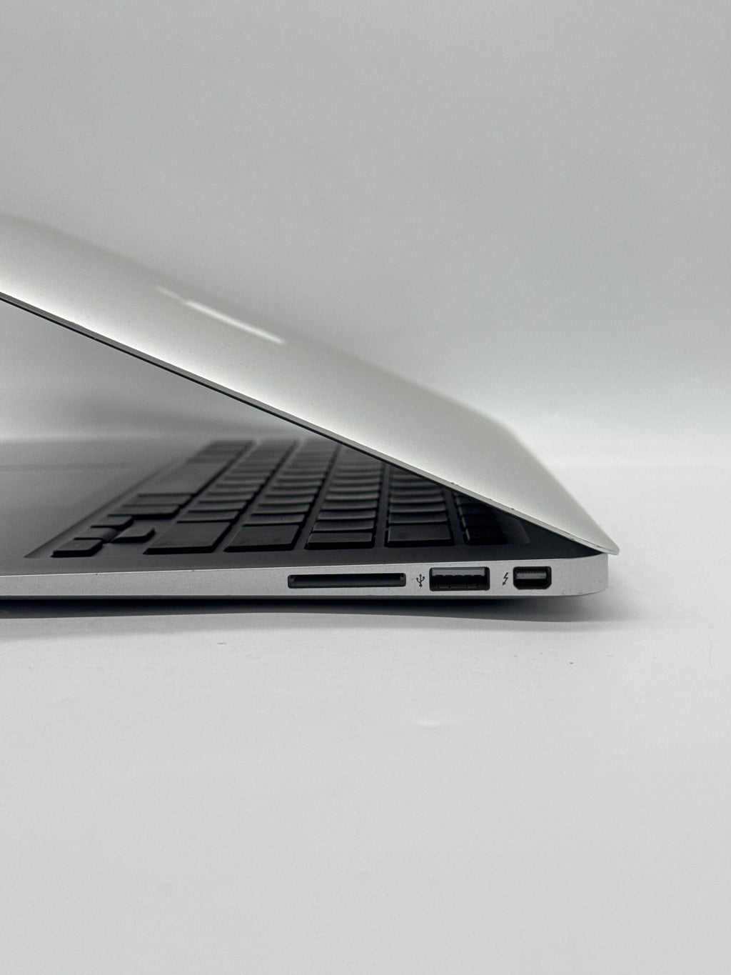Apple MacBook Air 13" A1466 2015 i5 1.6 GHz 4GB RAM 128GB SSD