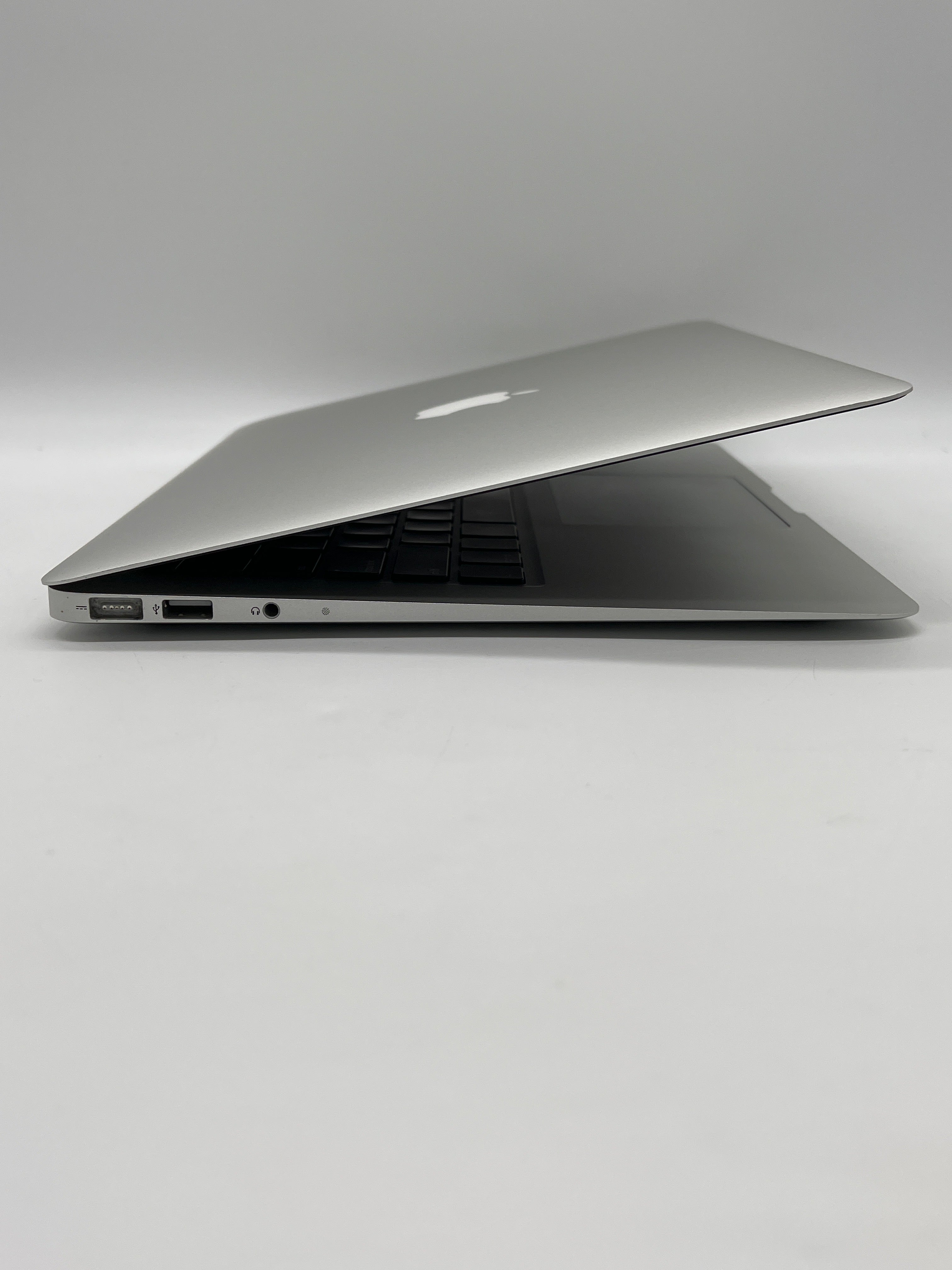 Apple MacBook Air 13" A1369 Core i5 4GB RAM 128GB SSD Silver