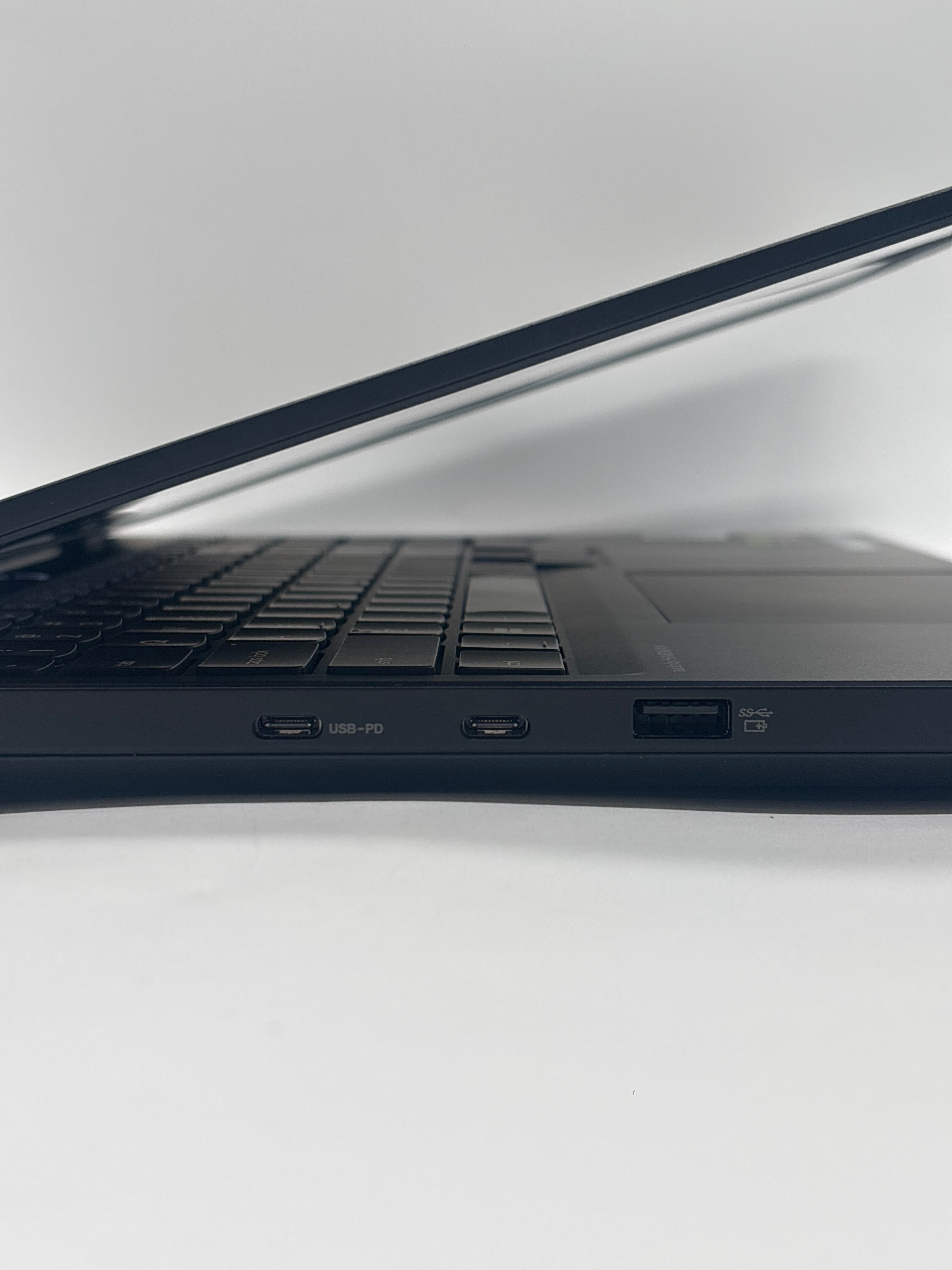 Lenovo Legion 5 15AHP10 Ryzen 7 32GB RAM 1TB SSD RTX 5060  - Warranty
