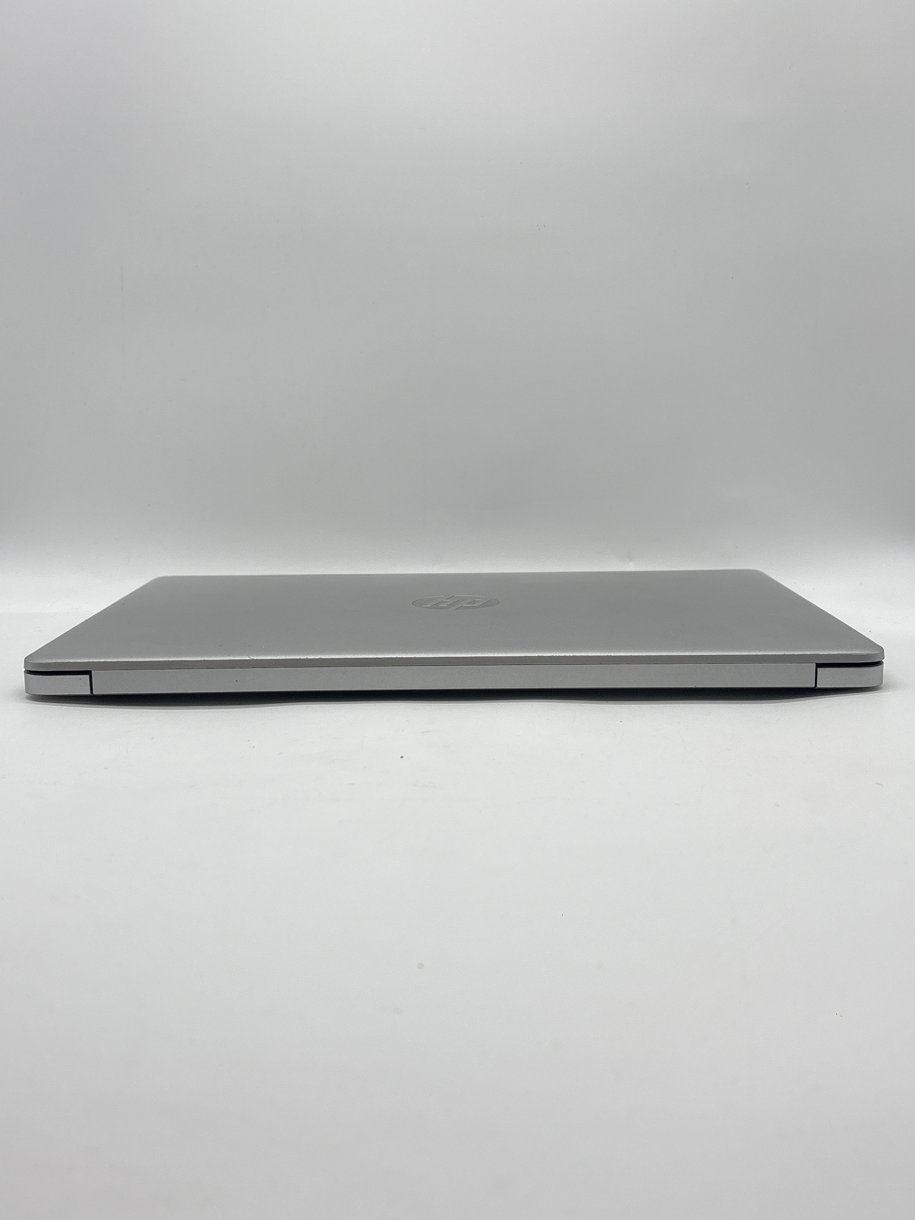 HP 15-dy1073nr i3-1005G1 8GB RAM 256GB SSD