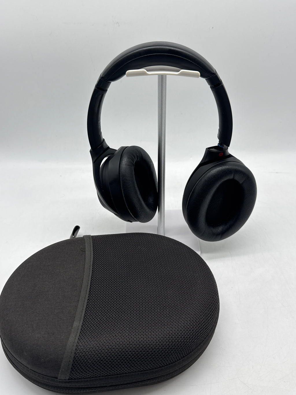 Sony WH-1000XM4 Wireless Noise Canceling Headphones Black Read
