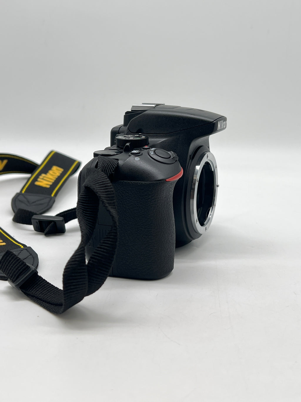 Nikon D3500 24.2MP with 18-55mm VR Lens DSLR Camera - Used