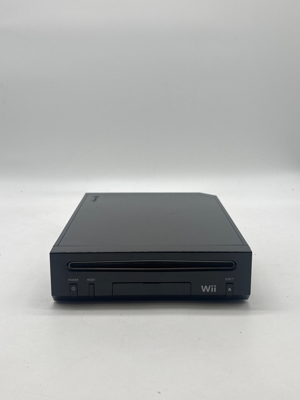 Nintendo Wii RVL-101 Console Bundle w/Sensor Bar,  Cables and 2 Games