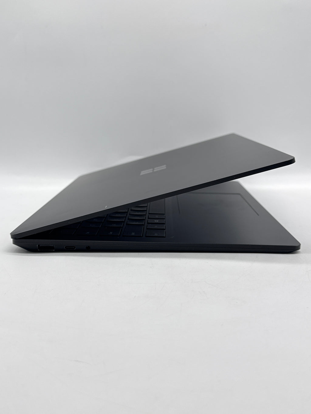 Microsoft Surface Laptop 3 1868 13" Intel Core i5-1035G7 8GB RAM 256GB SSD Black - Used