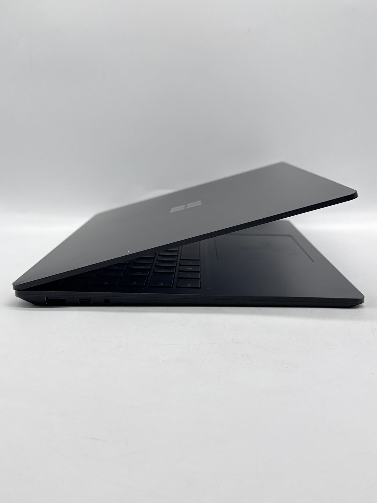 Microsoft Surface Laptop 3 1868 13" Intel Core i5-1035G7 8GB RAM 256GB SSD Black - Used