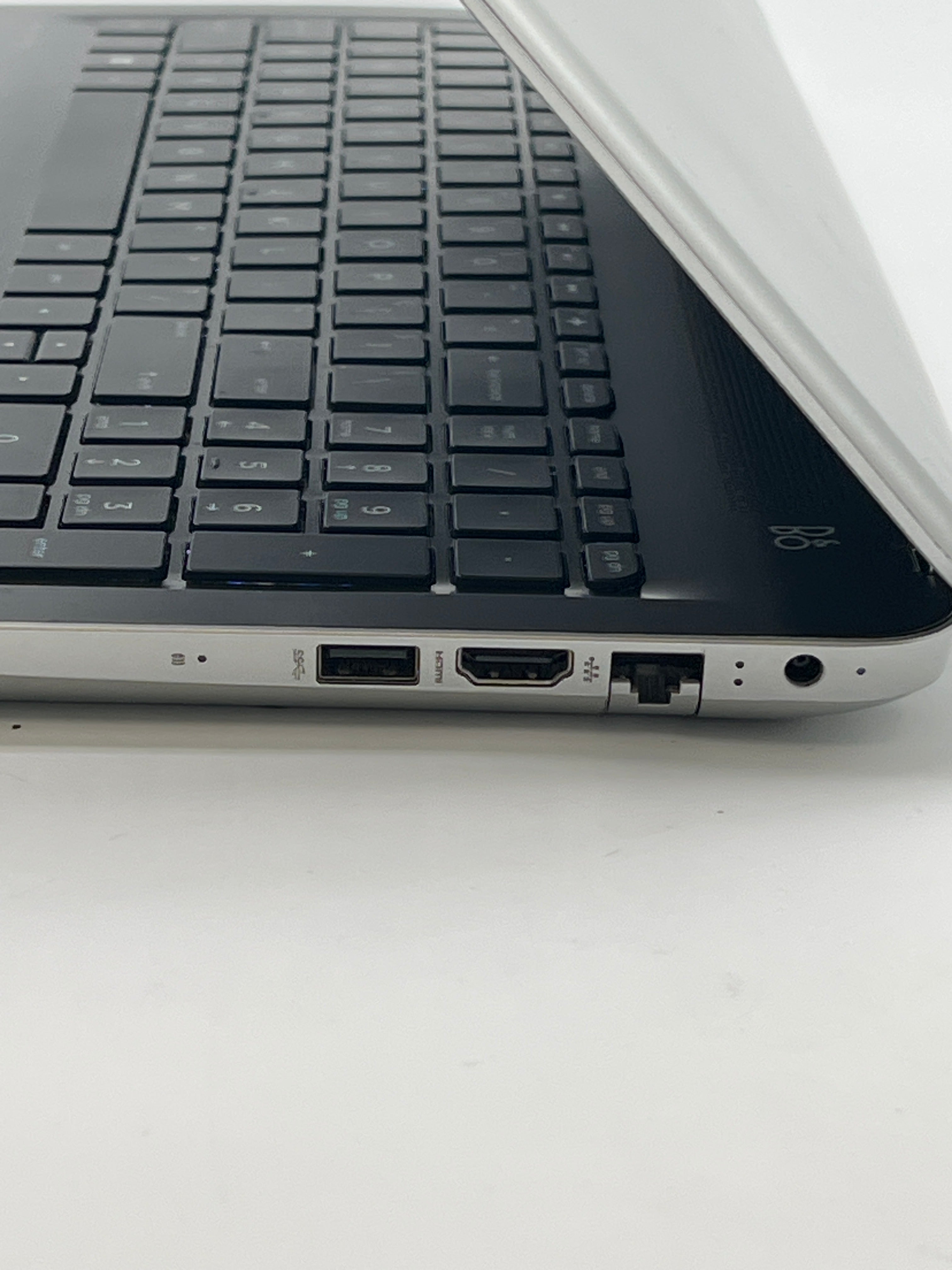 HP Pavilion 15-aw053nr AMD A12-9700P 8GB RAM 1TB HDD - For Parts (Read)