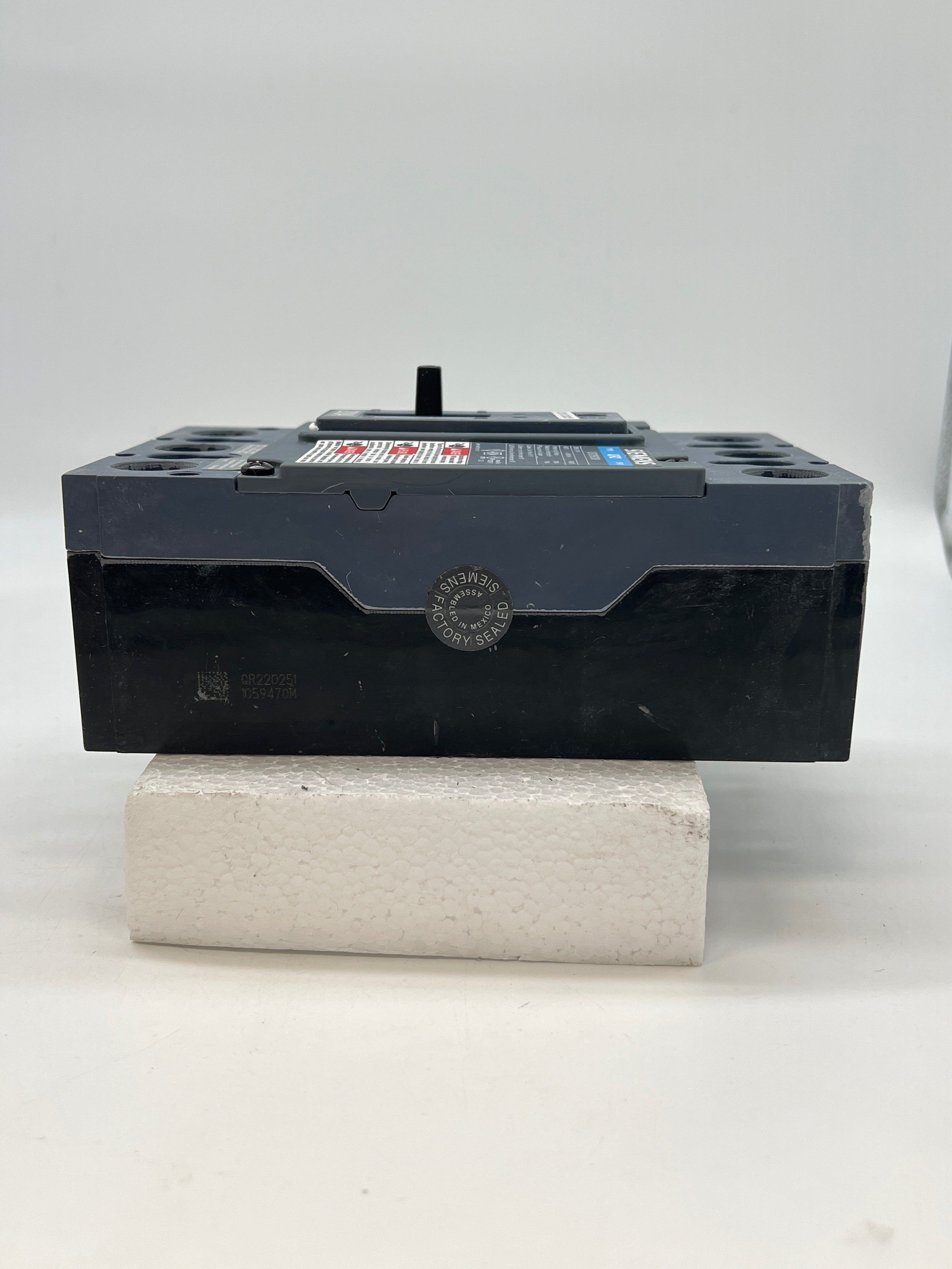 Siemens MBK3200R Main Breaker 200A - New Open Box