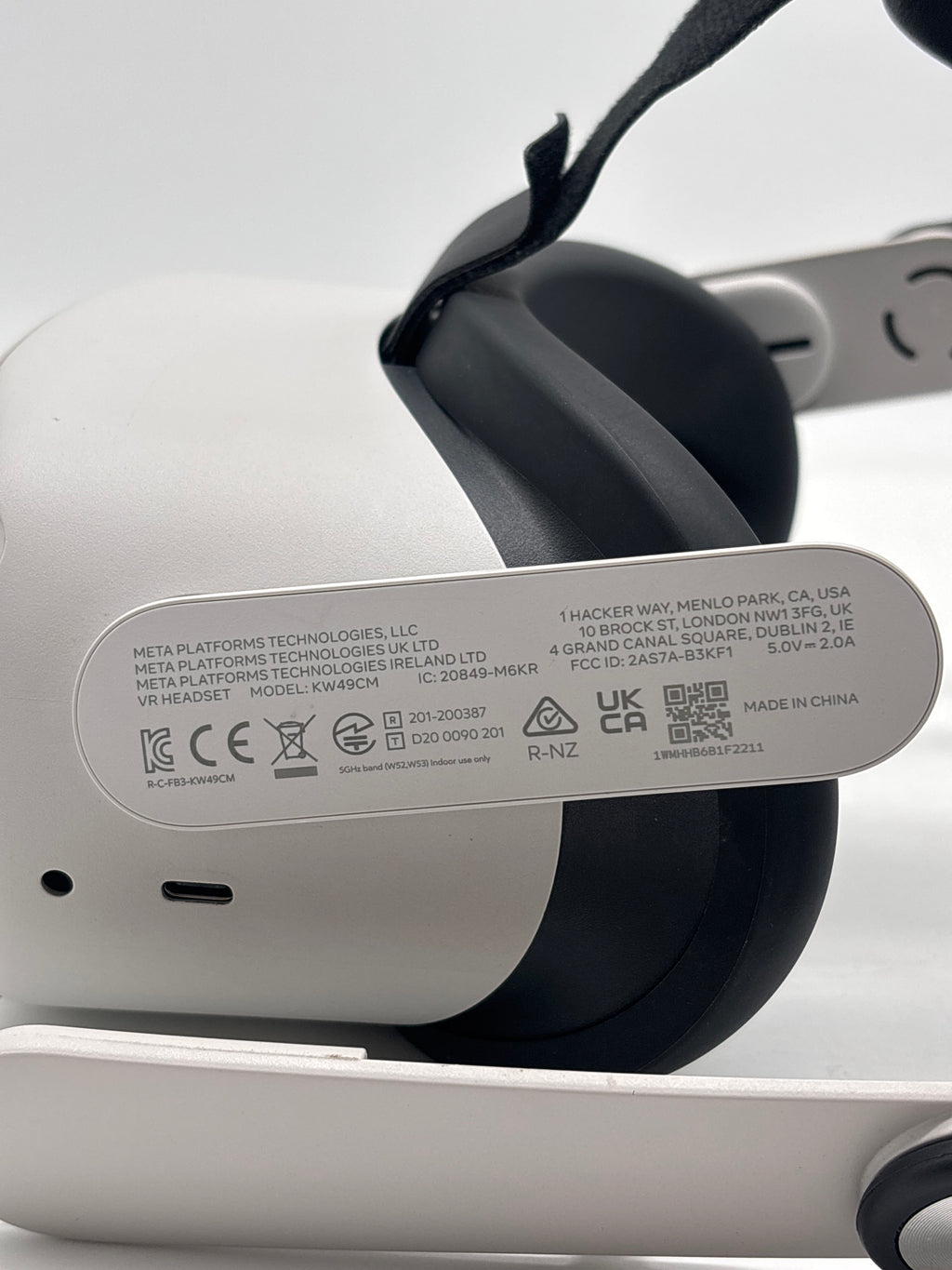 Meta Oculus Quest 2 KW49CM 128GB - For Parts (Read DESC)