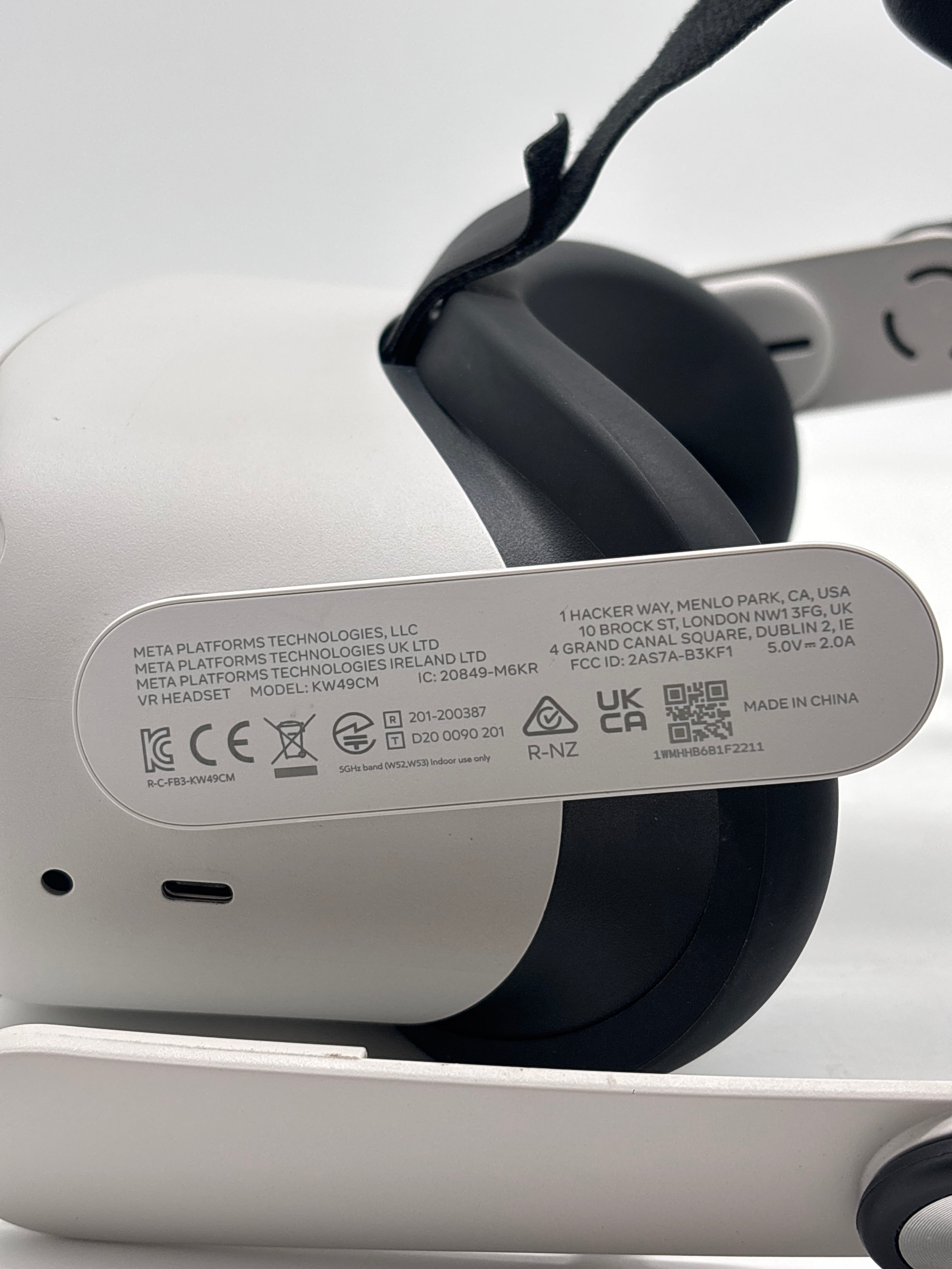 Meta Oculus Quest 2 KW49CM 128GB - For Parts (Read DESC)