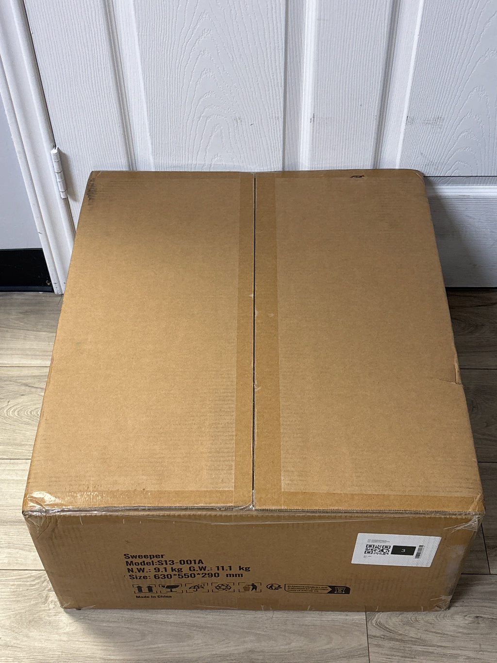 VEVOR S13-001a Walk-behind Hand Push Floor Sweeper 25.6" - New In Box