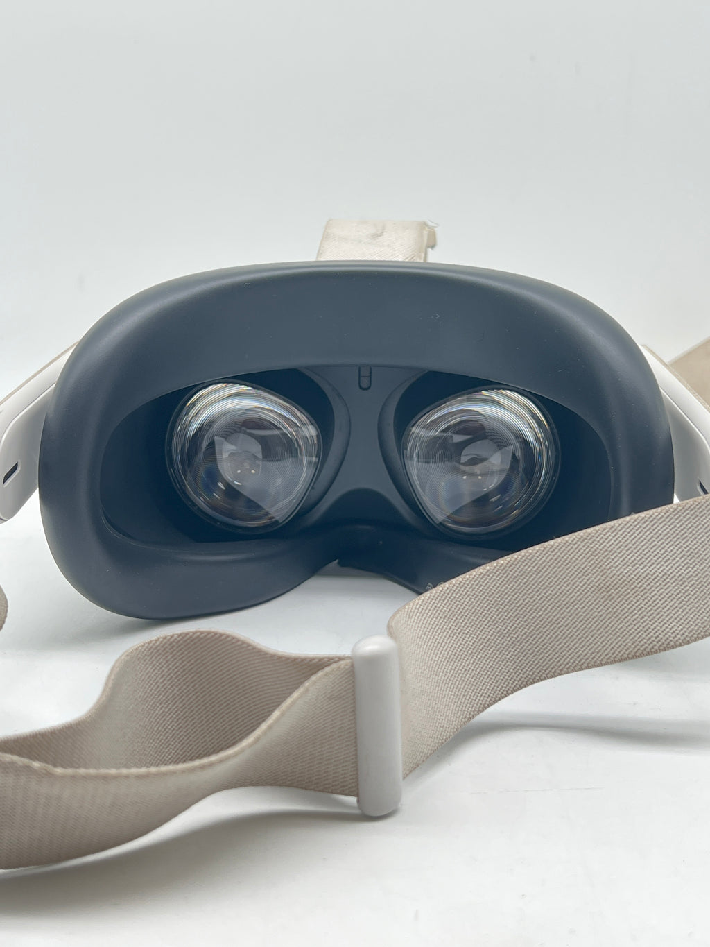 Meta Quest 2 Standalone VR Headset 128GB White For Parts - Functional
