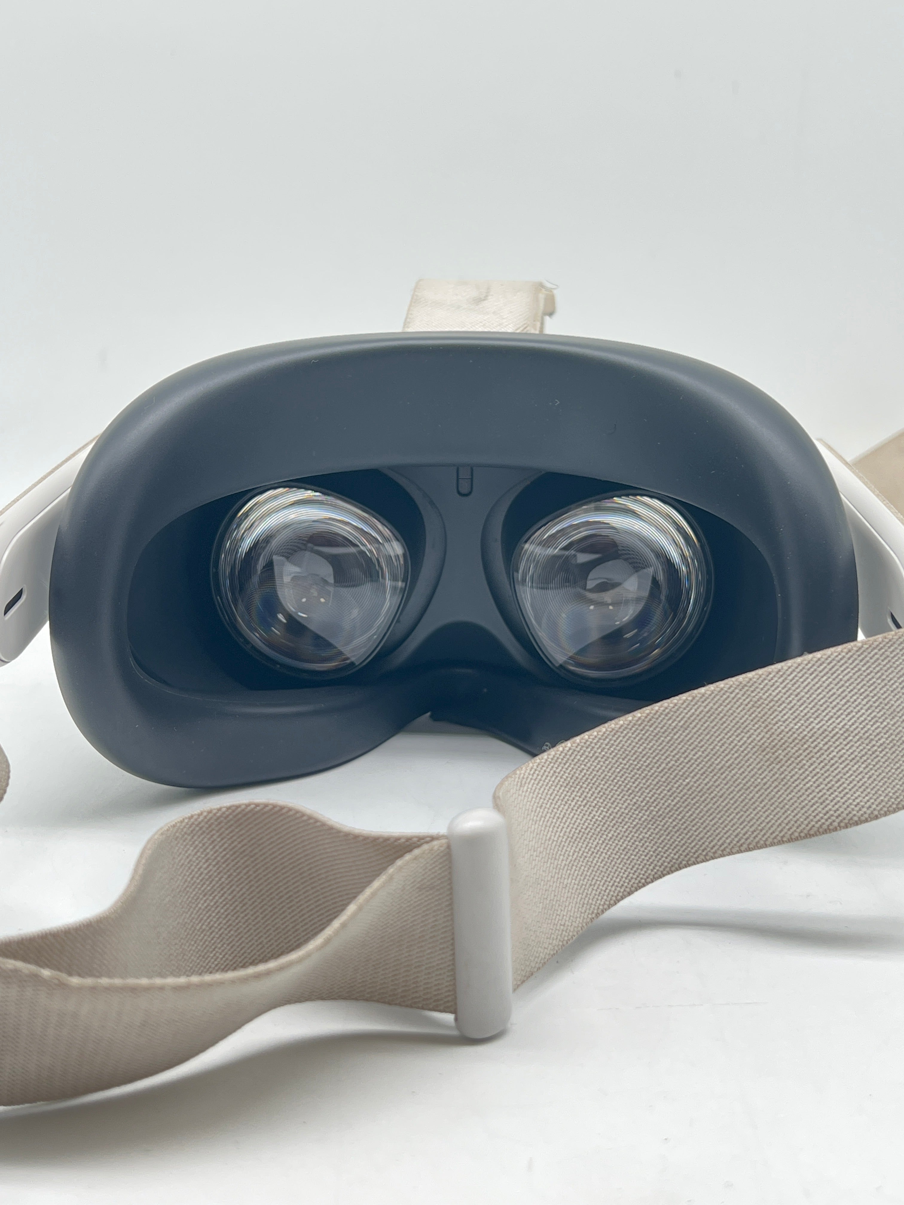 Meta Quest 2 Standalone VR Headset 128GB White For Parts - Functional