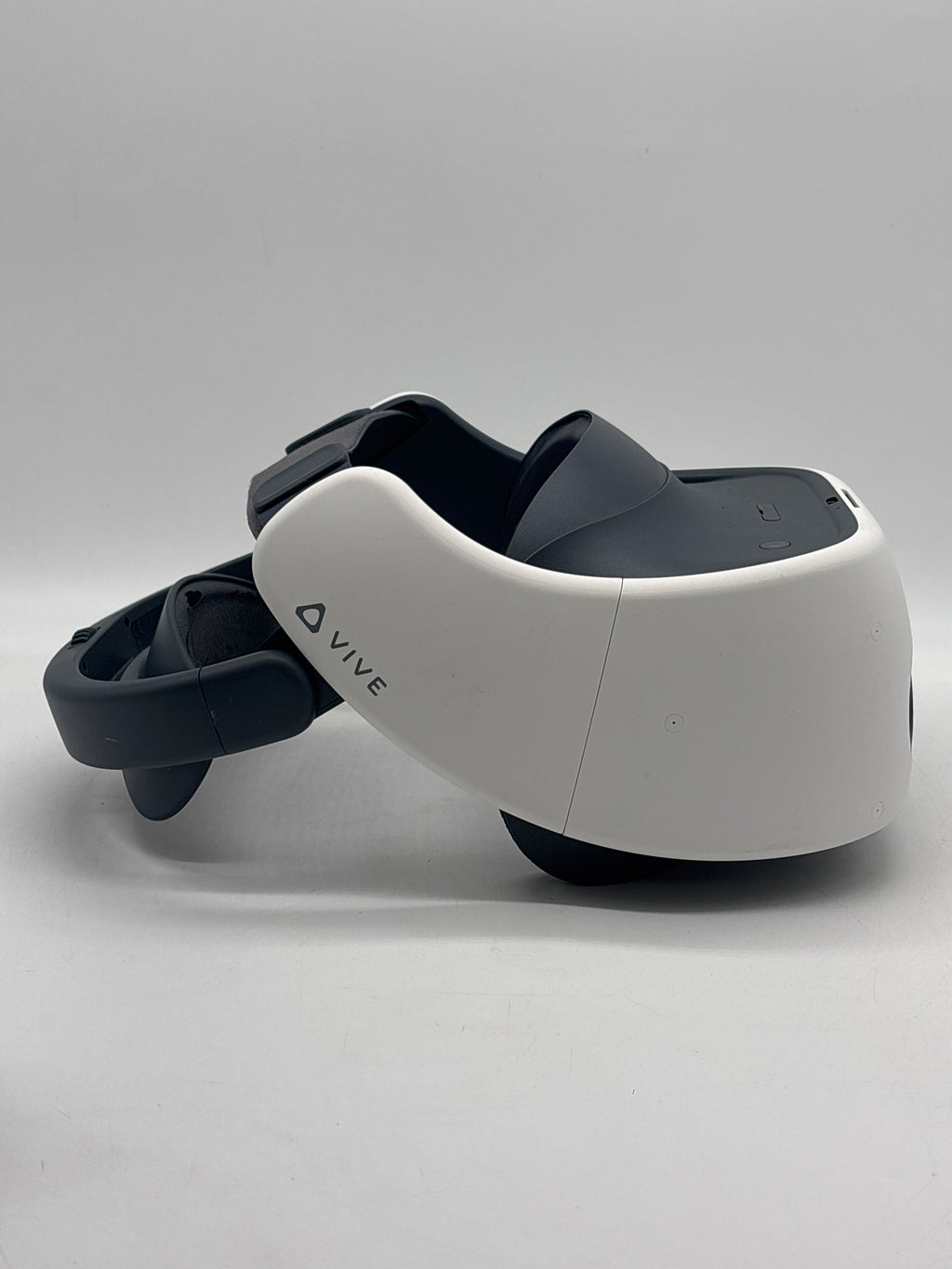 HTC Vive Focus Plus Standalone VR Headset - For Parts (Nose Rim Cracked)