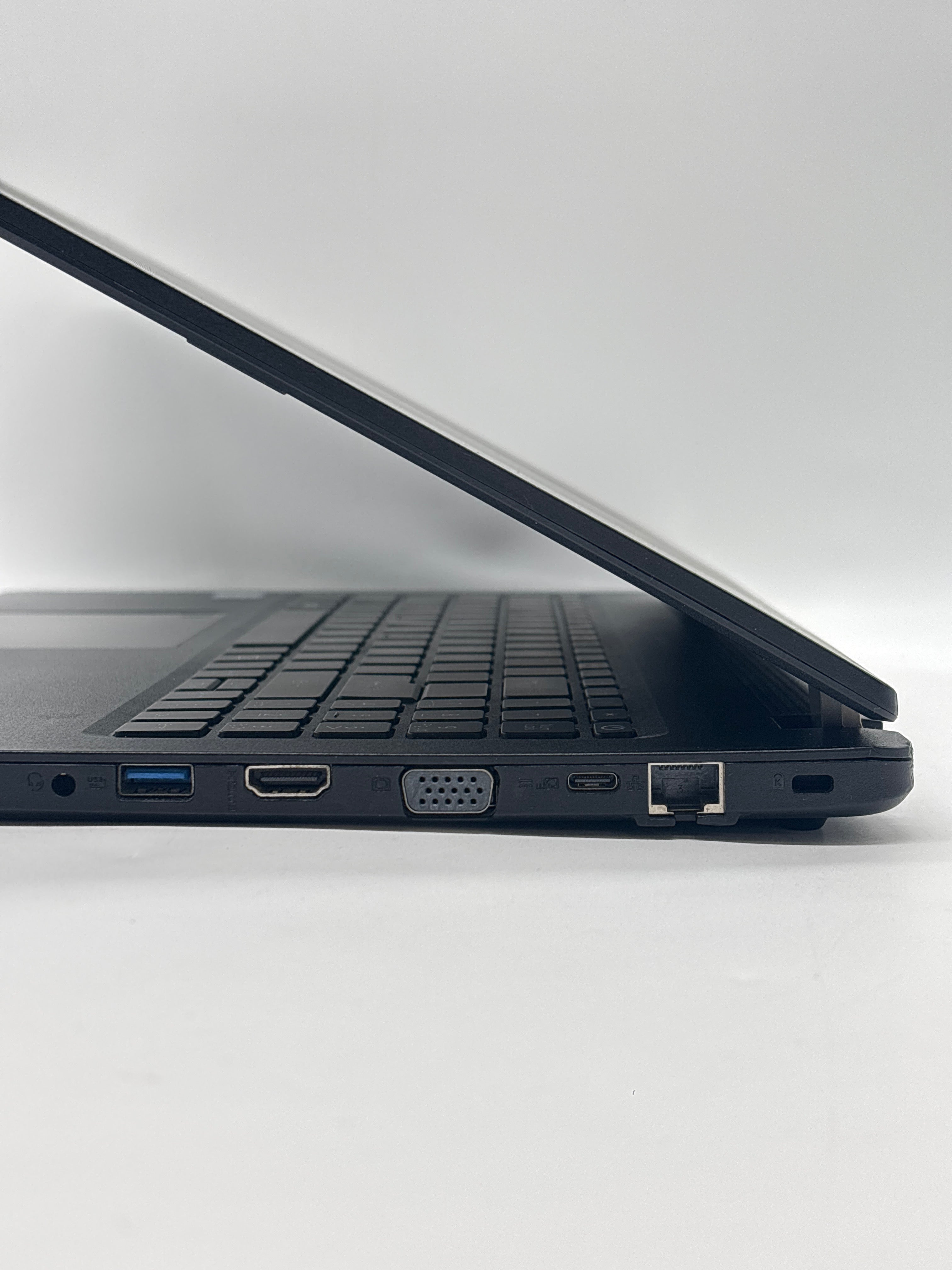 Acer TravelMate P215-51 i5-8250U 8GB RAM 256GB SSD - For Parts (Read DESC)