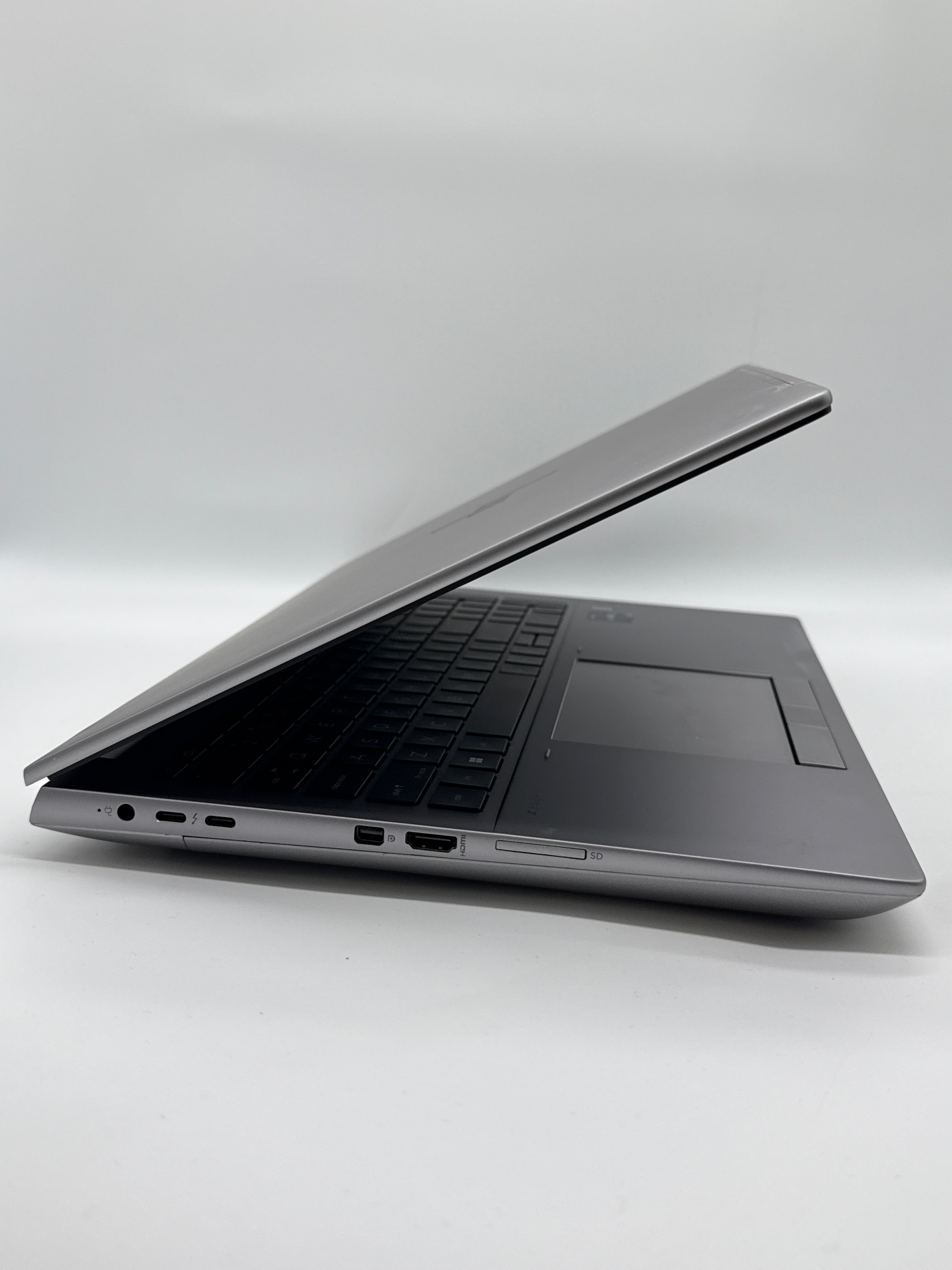 HP ZBook Fury 16 G10 i9-13950HX 32GB RAM 512GB SSD Silver BIOS Locked