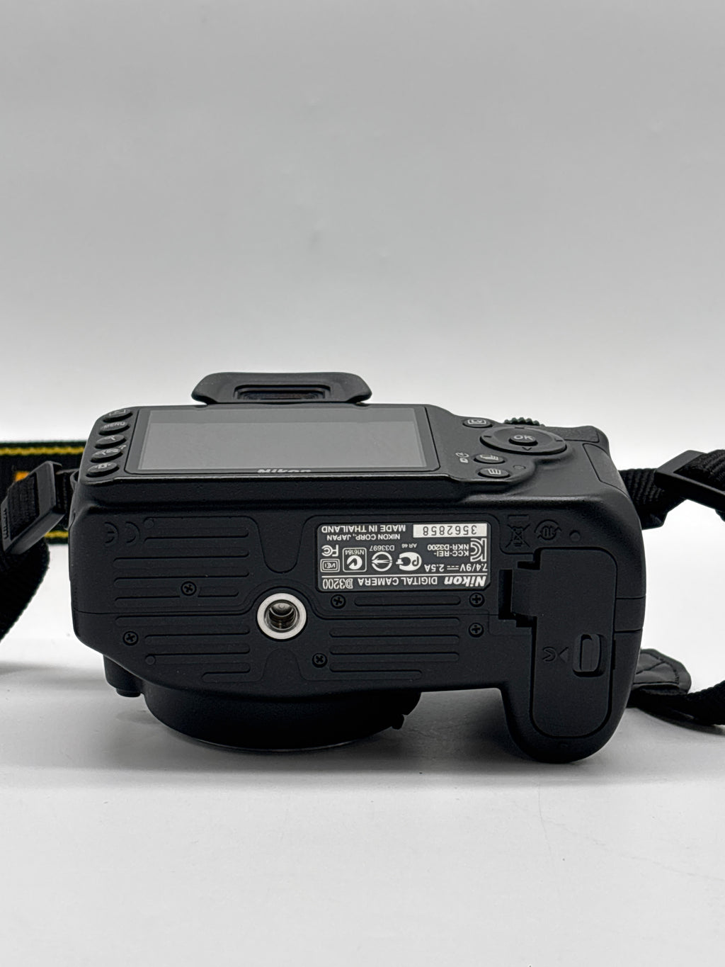 Nikon D3200 24.2MP DSLR Camera with 18-55mm Lens Black - Used