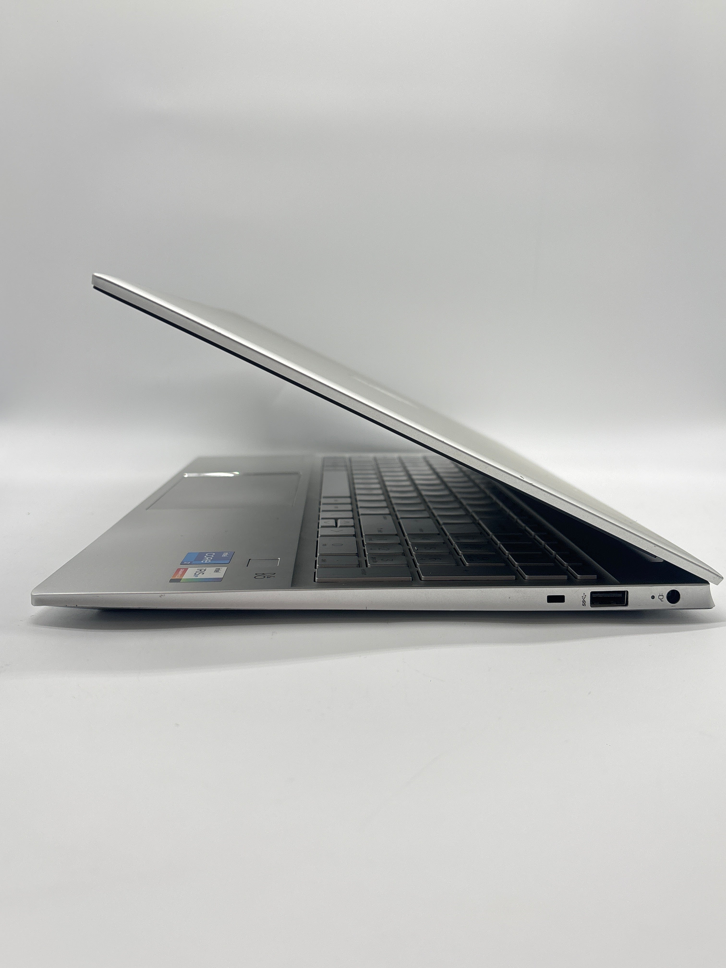 HP Pavilion 15 i7-1195G7 16GB 512GB SSD - For Parts (Minor Cracks/Dent)