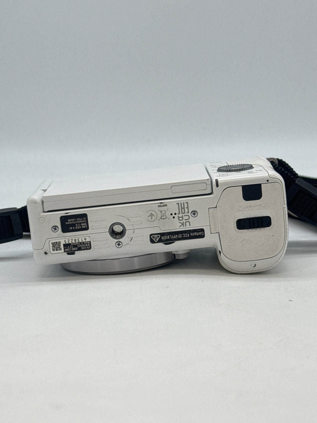 Sony Alpha ZV-E10 White Body Only - for part read desc