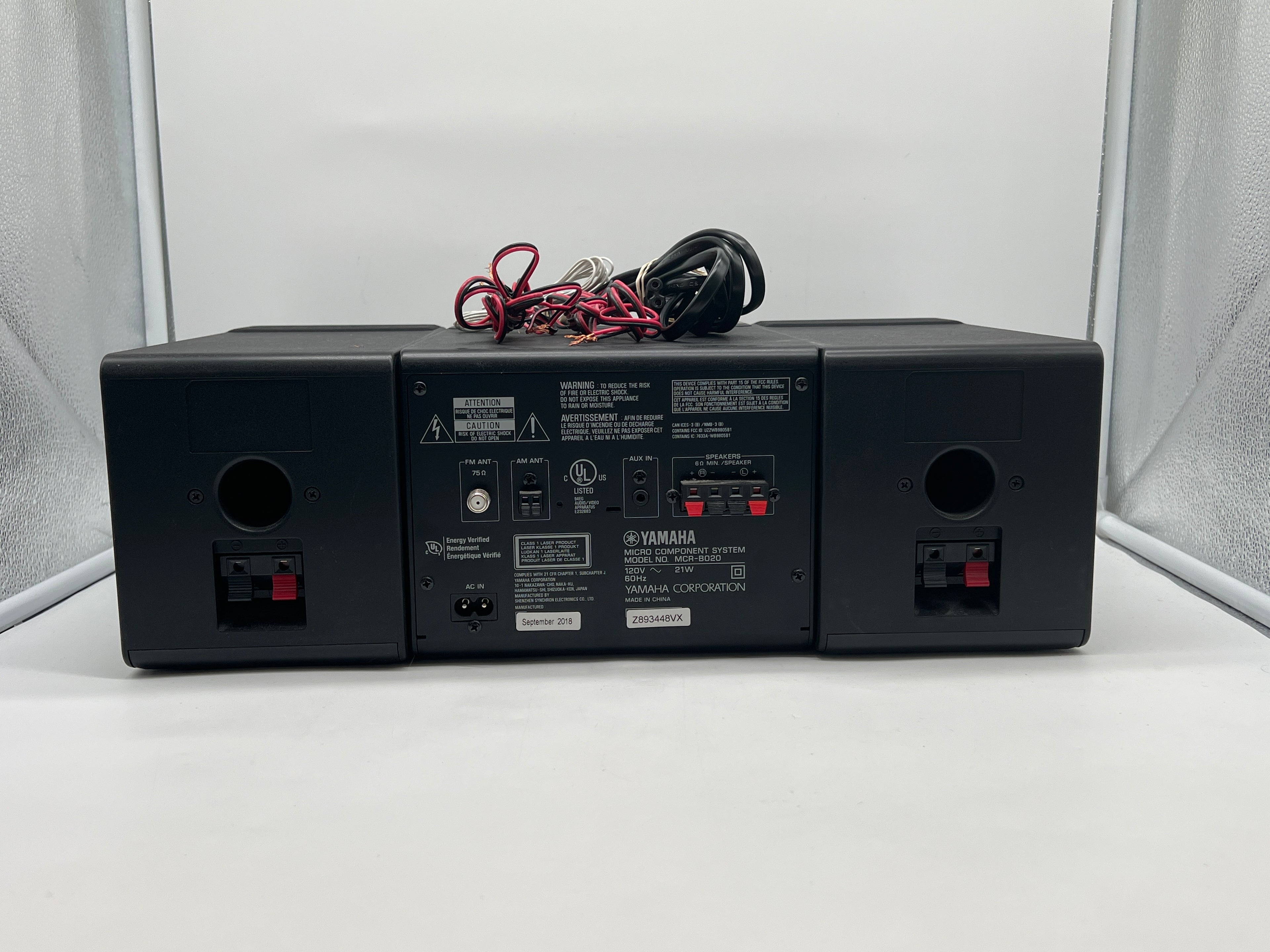 Yamaha MCR-B020 Bluetooth AM/FM CD USB - For Parts (Missing Volume Knob)