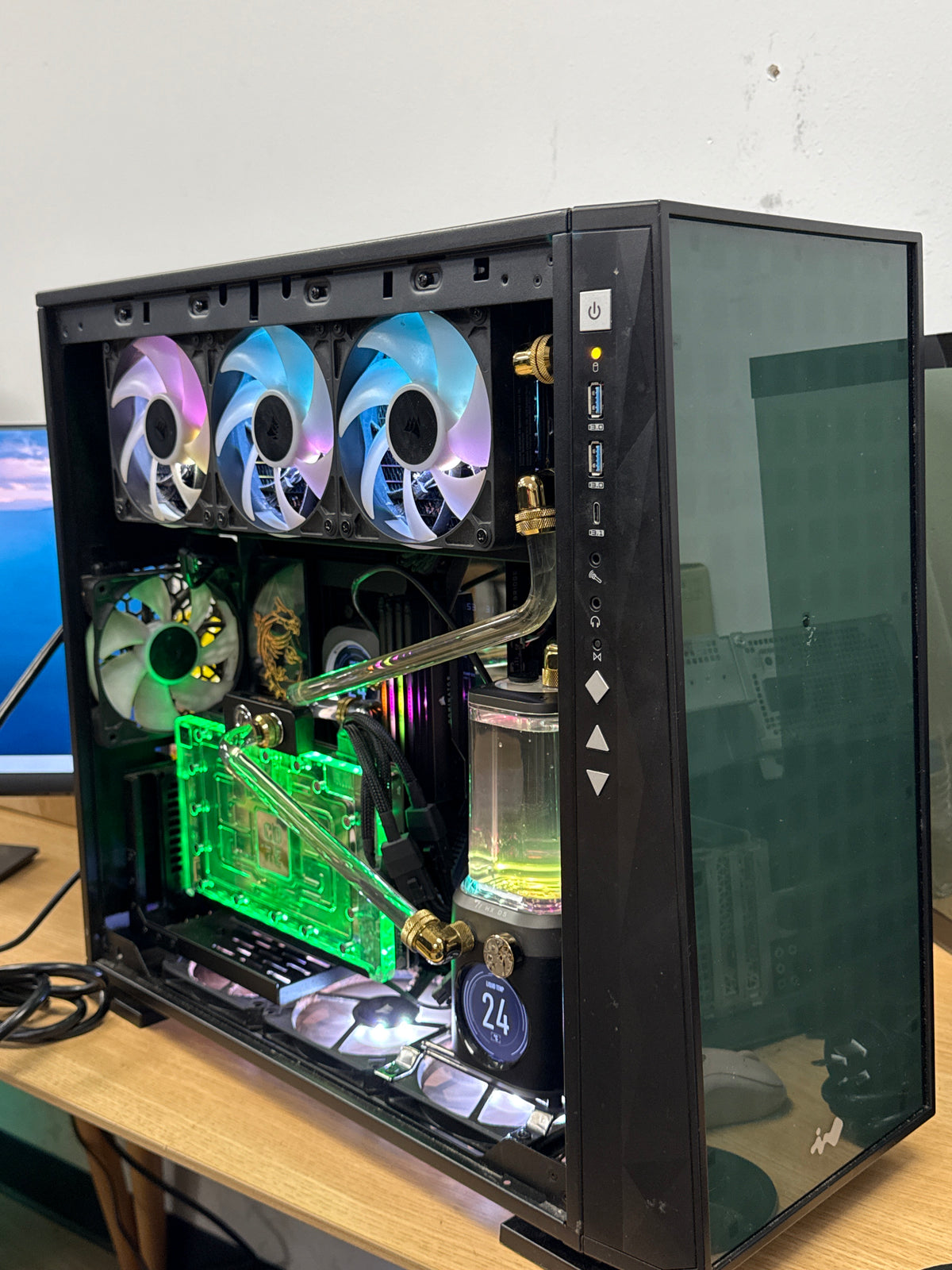 Custom Gaming PC Ryzen 9 9950X3D 64GB RAM 14TB SSD RTX 5090 32GB Win 11 - Used