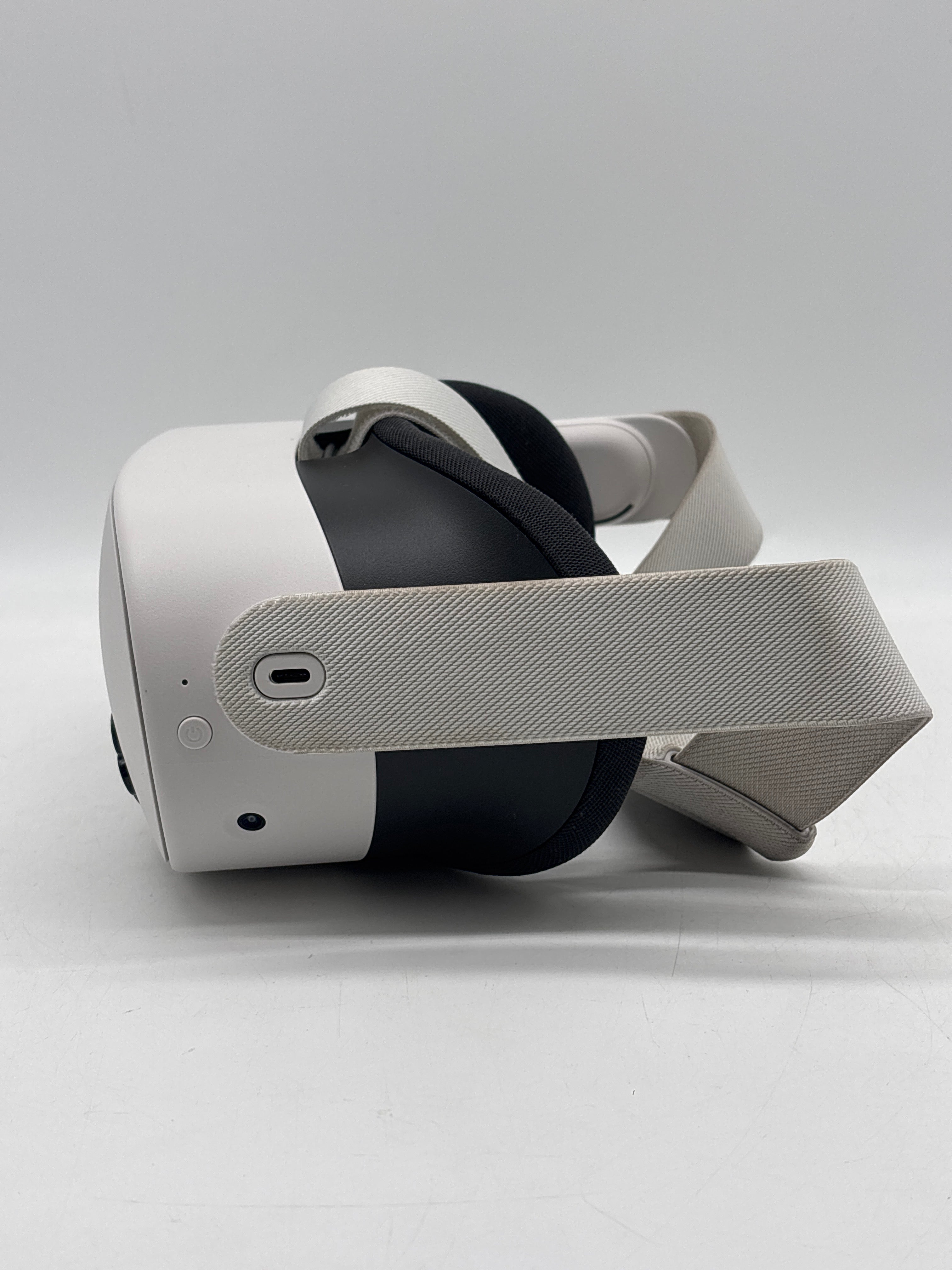 Meta Quest 3S 128GB Standalone All-in-One VR Headset P97 - Used with Box