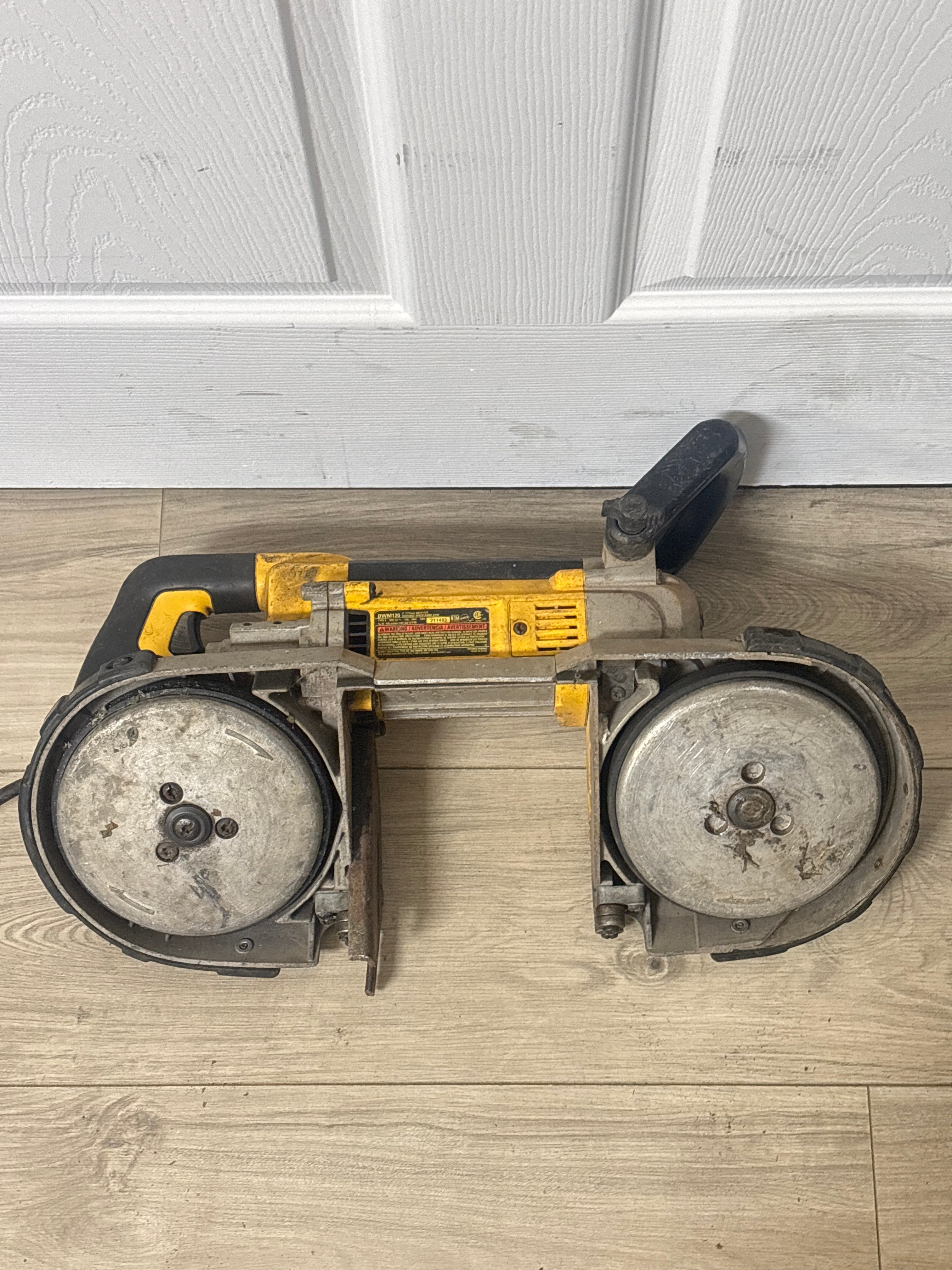 Dewalt DWM120 Band Saw 5" Deep Cut w/ Variable Speed